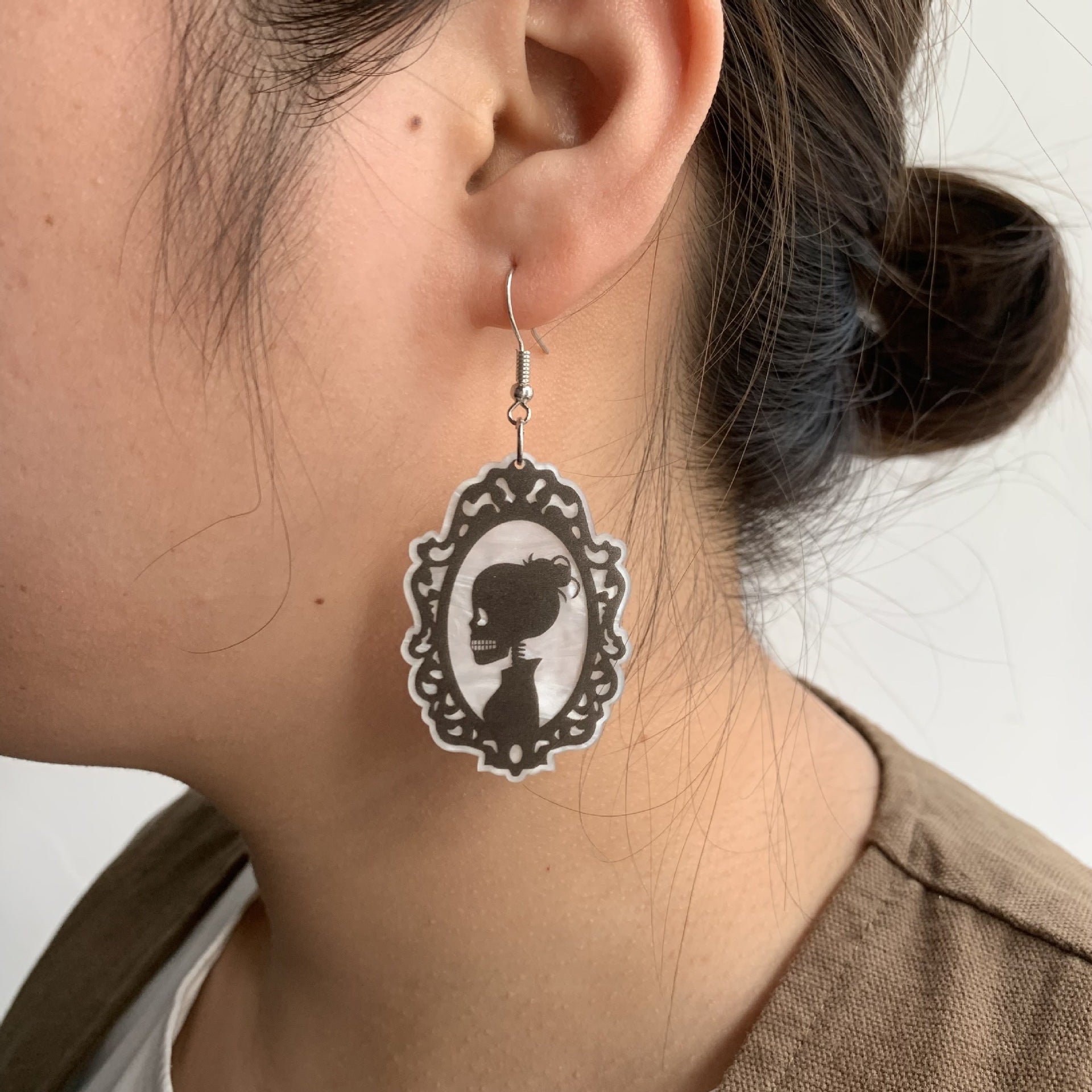 Wholesale Dark Gothic  Ghost Couple Earrings Acrylic Zombie Skull Asymmetric Bride Groom Jewelry Accessory
