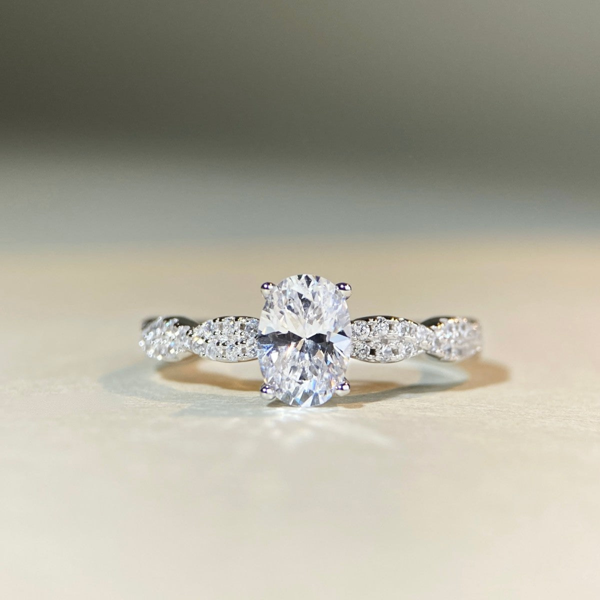 Wholesale Trendy Cross Twist Band Silver Ring For Women 1 Carat D Color Zircon Everyday Wear Jewelry Gift
