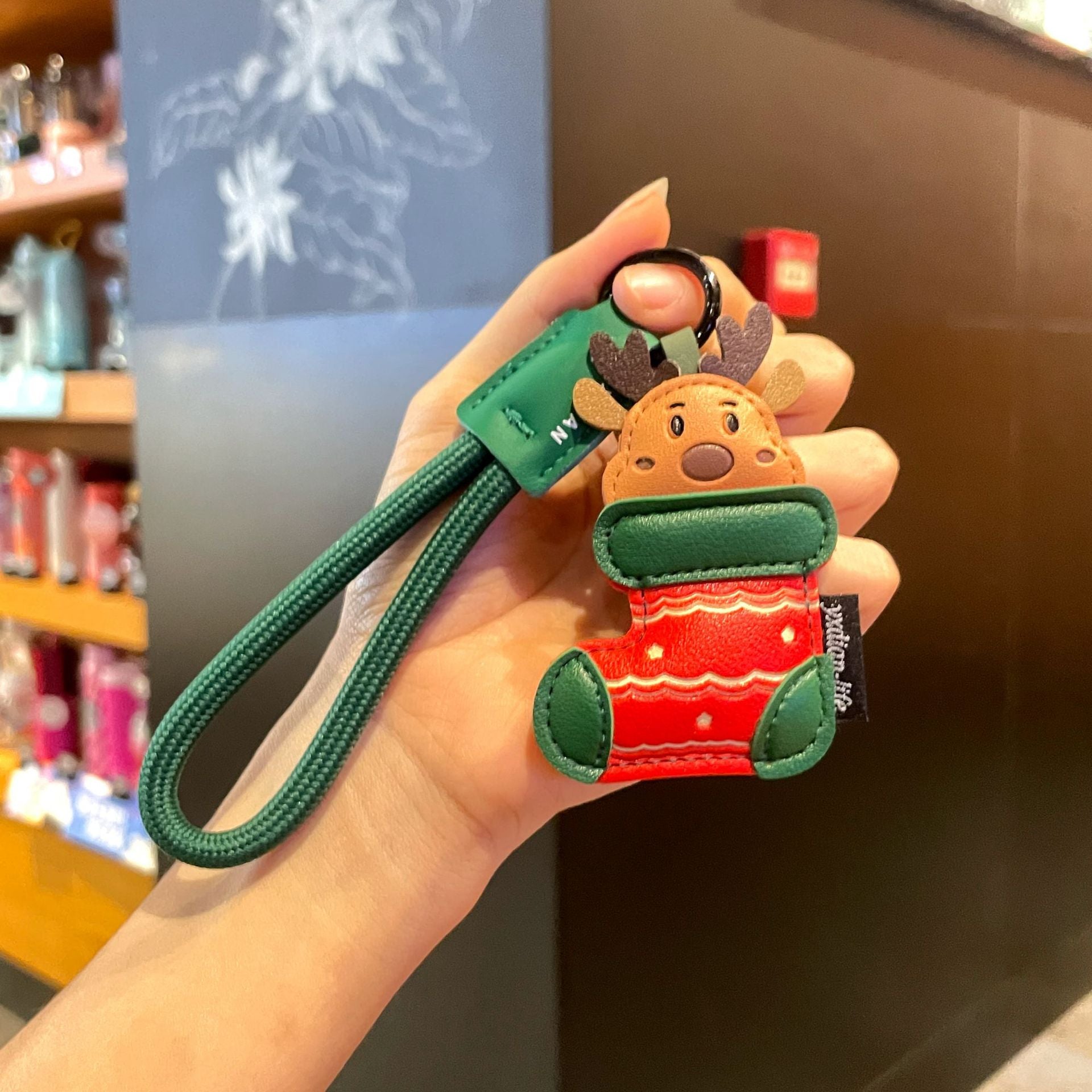 Wholesale Christmas decoration leather  keychain cute cartoon exquisite keychain
