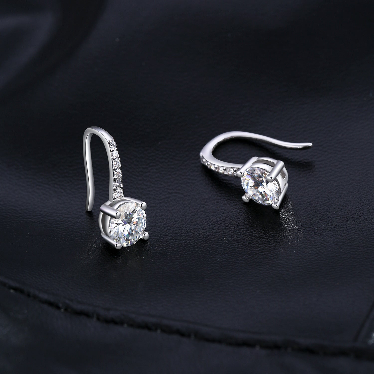 Wholesale moissanite s925 silver four claw diamond earrings