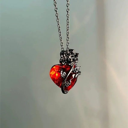 Wholesale Gothic Dark Love Heart Pendant Layered Necklace Fashion Accessory for Women