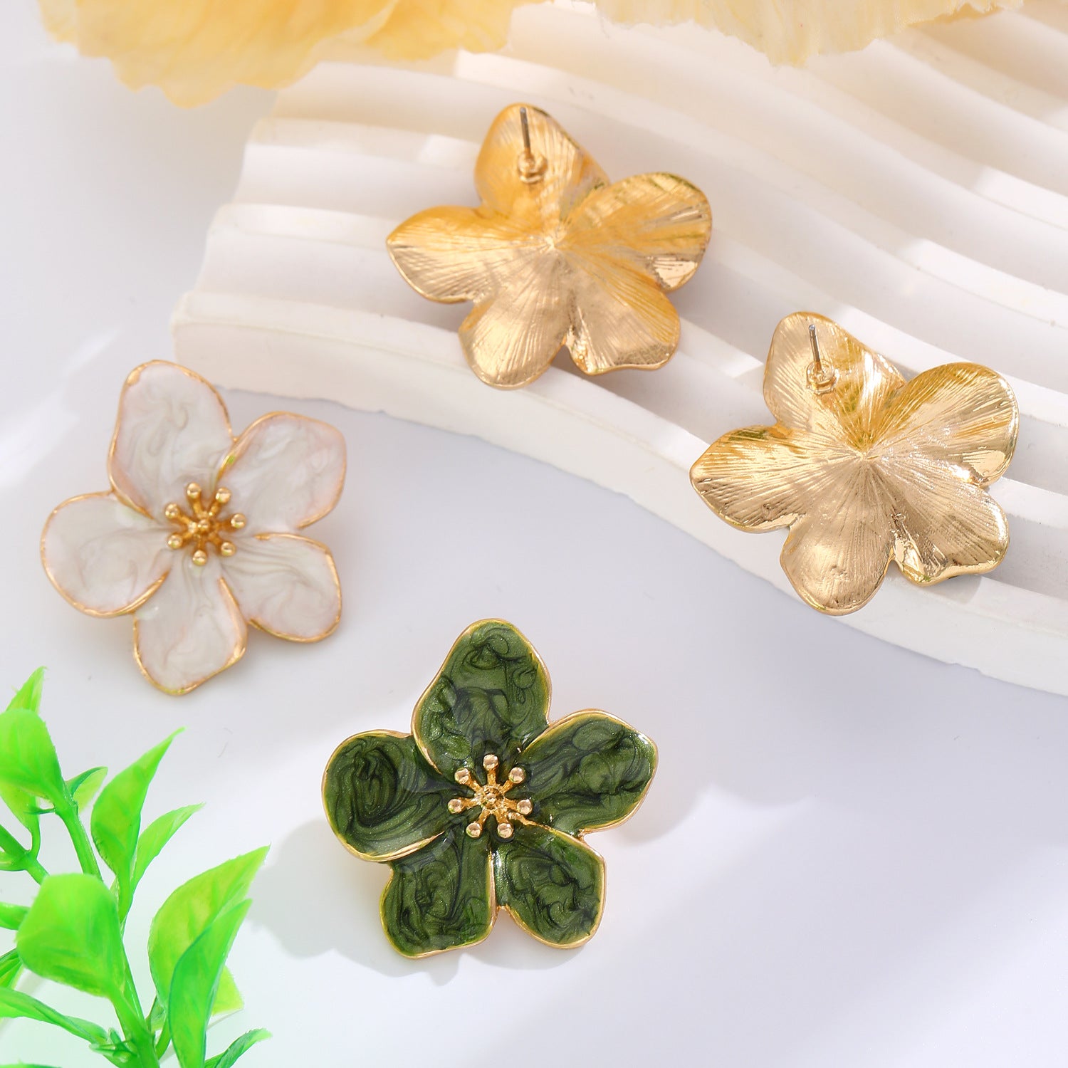 Wholesale Trendy Dripping Oil Green Flower Earrings Zinc Alloy Ear Studs For Women Boutique Resale Jewelry Accessory