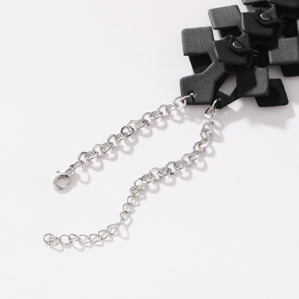 Wholesale  Retro Fashion Black Three-dimensional Necklace