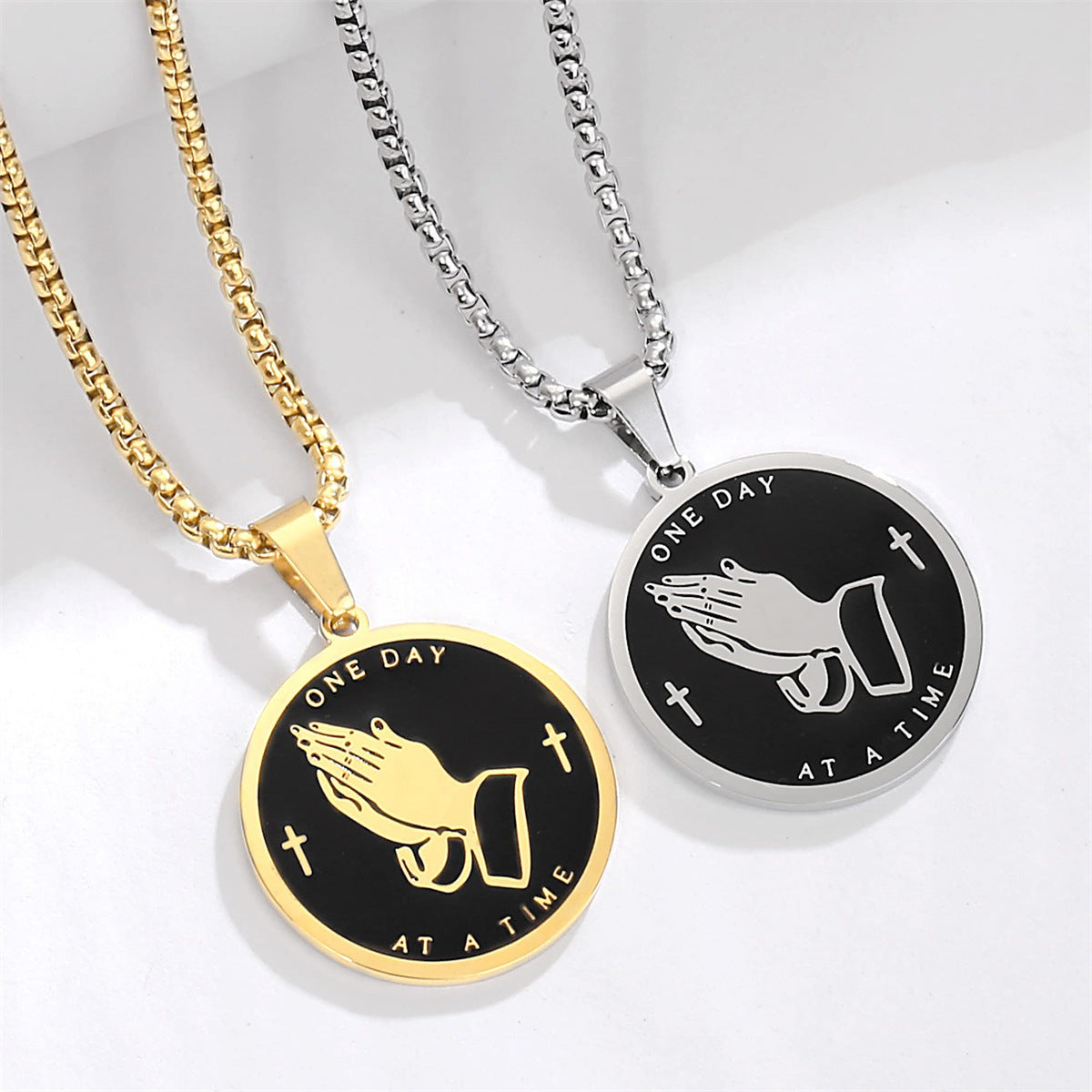 Wholesale Stainless Steel Round Plate Pendant Necklace