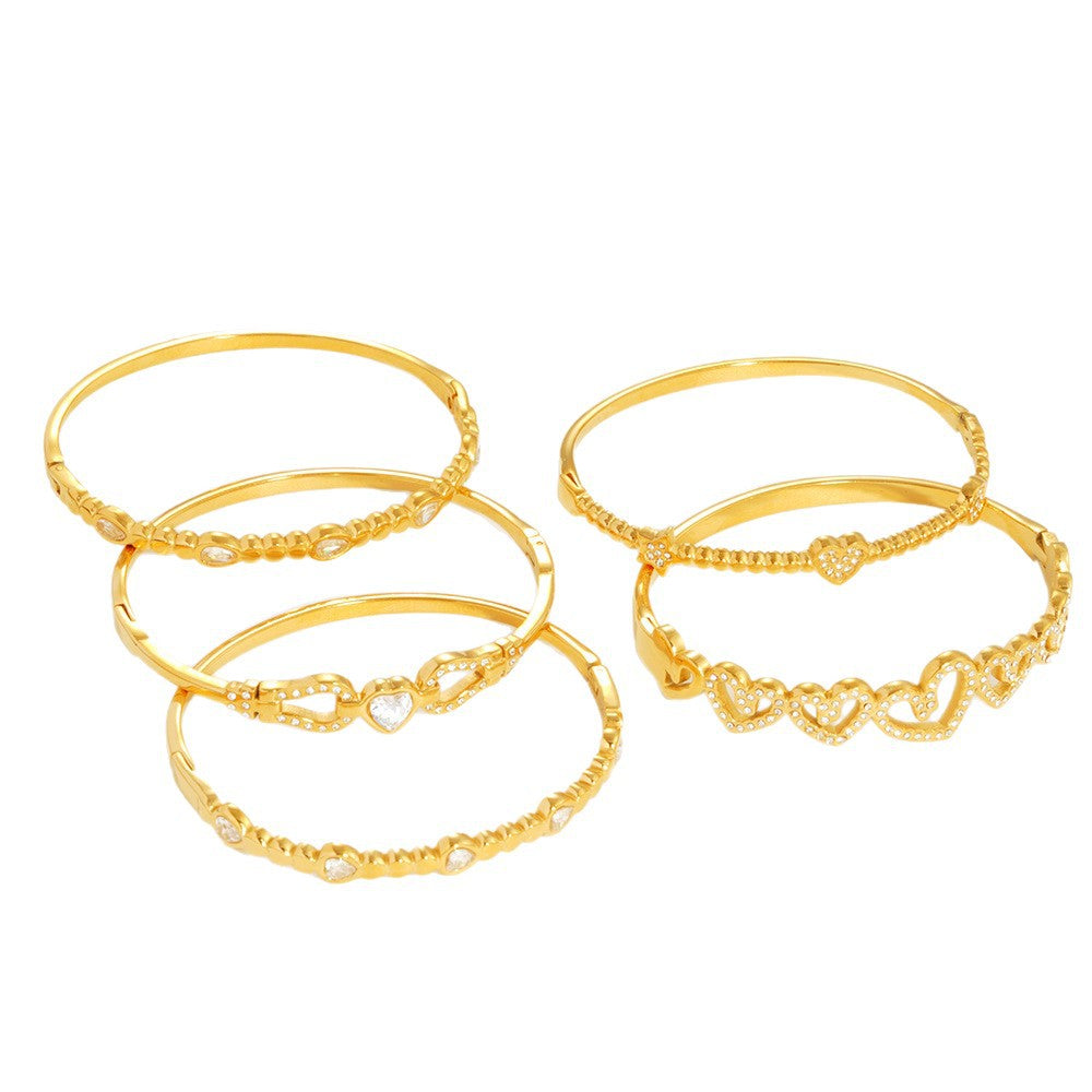 Wholesale Instagram Style Retro Stainless Steel Gold Heart Bracelet