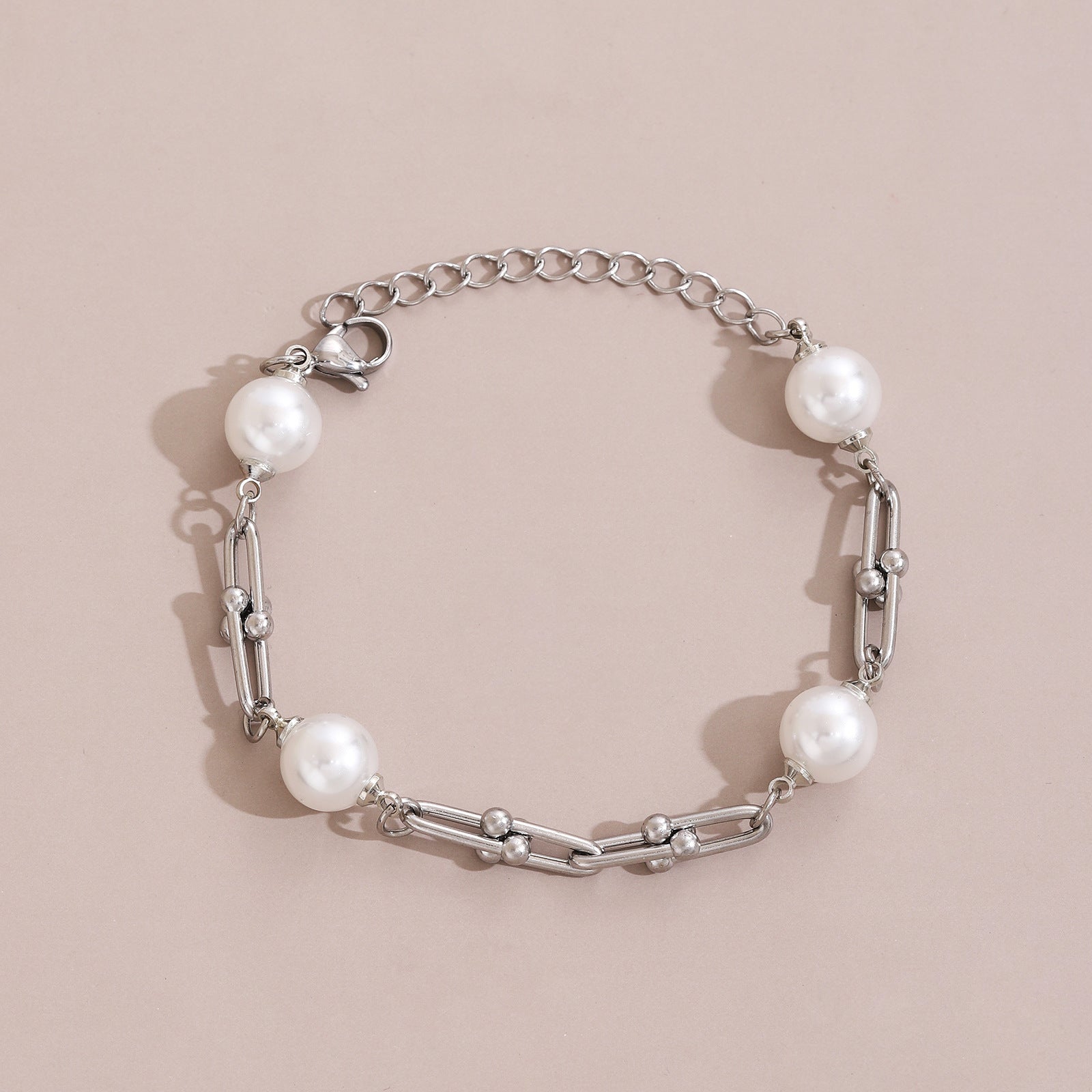 Bracelet des femmes ajustées en acier inoxydable perlé