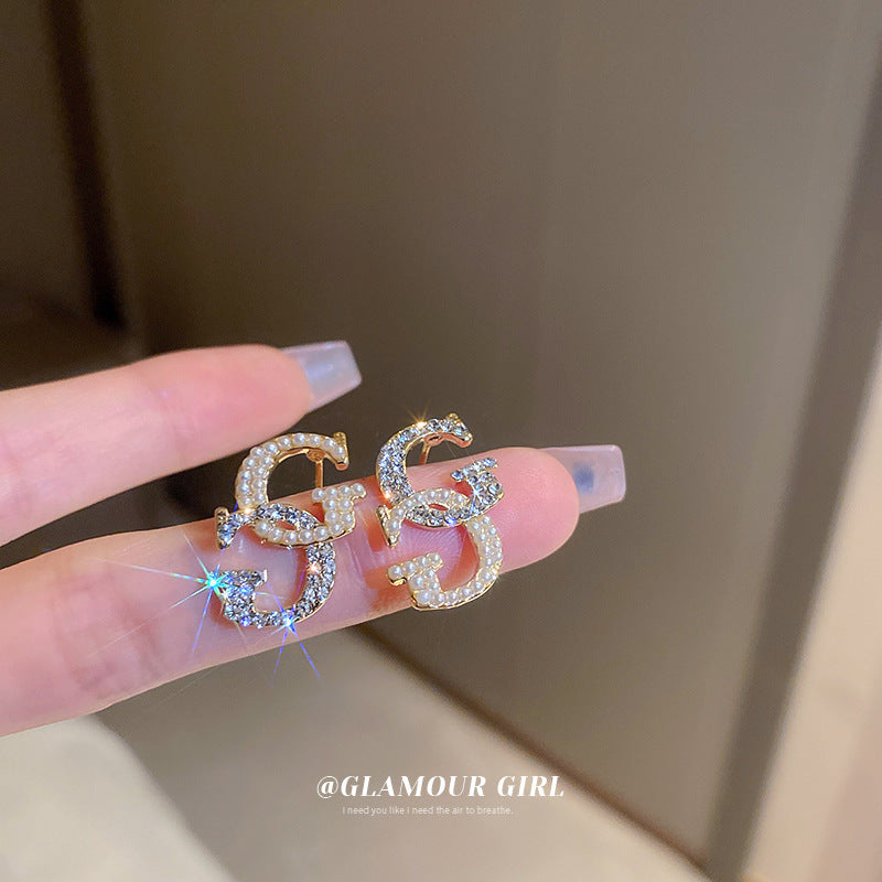 Wholesale Real gold plating silver needle zircon diamond pearl letter earrings