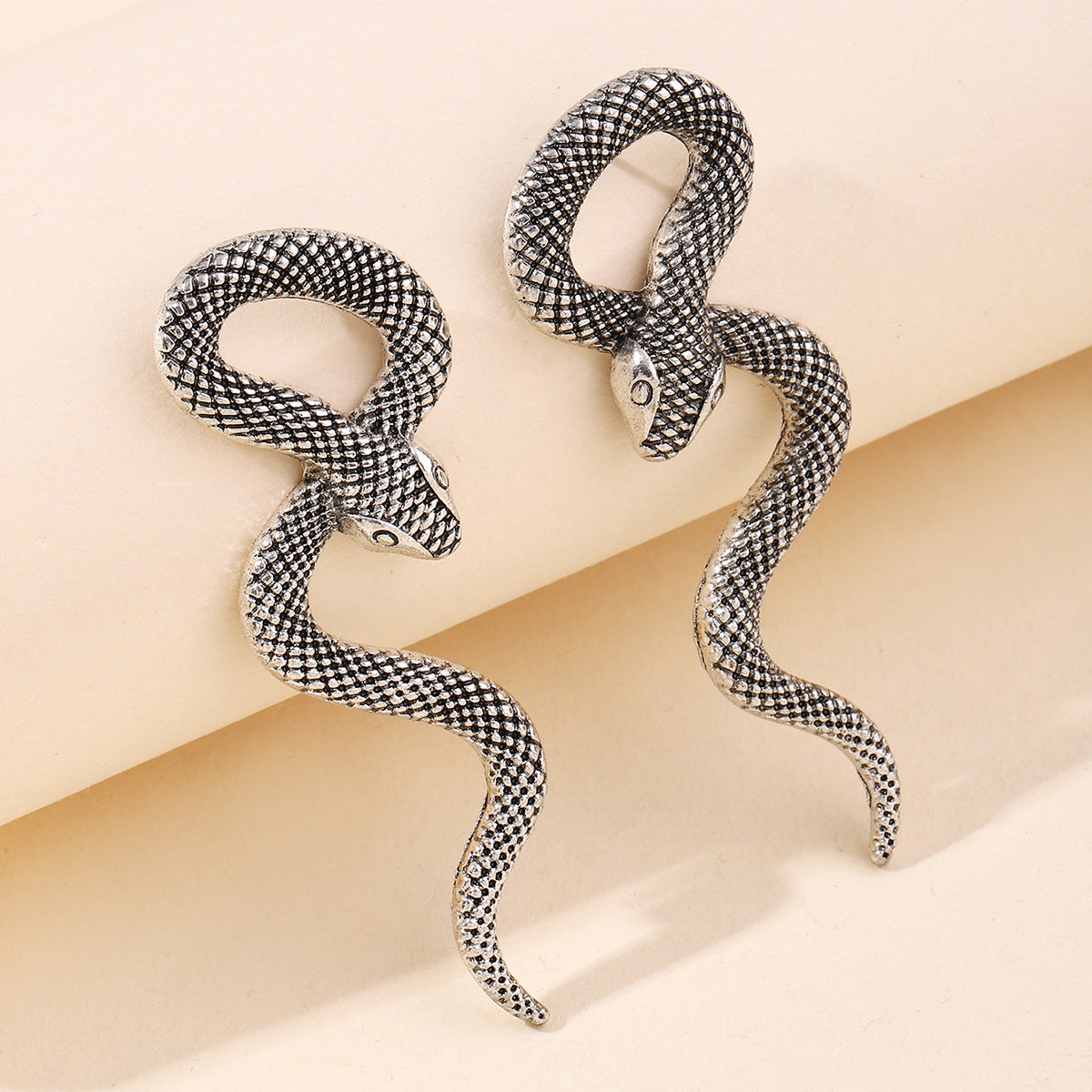 Wholesale Fashion Snake Earrings Alloy Electroplated Women' s  Party Accessory