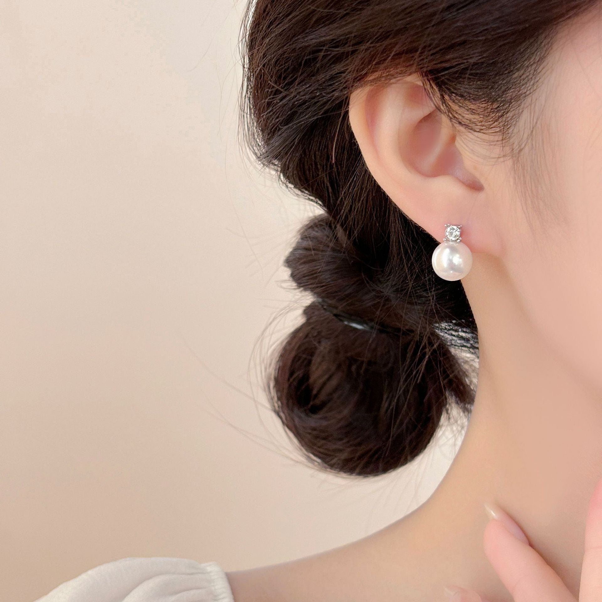 Wholesale Zircon Pearl Earrings 925 Silver Needle Simple Retro Earrings