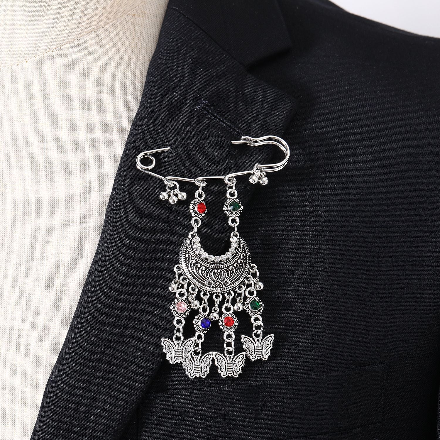 Wholesale Zinc Alloy Electroplated Ethnic Bohemian Butterfly Bell Tassel Brooch Pin for Women Party Stylish Accessory