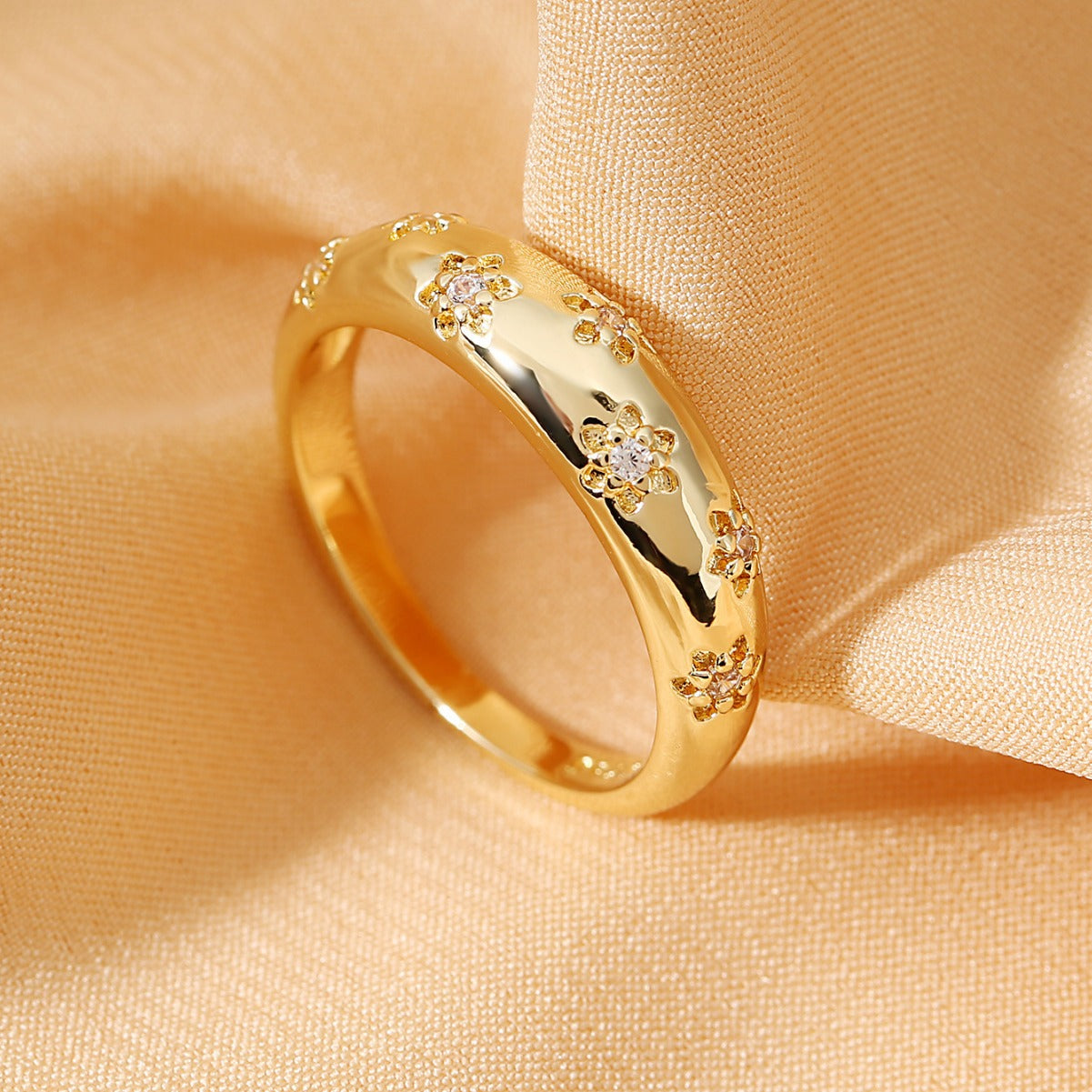 Wholesale Fashion Light Luxury Copper Inlaid Zircon Flower Ring