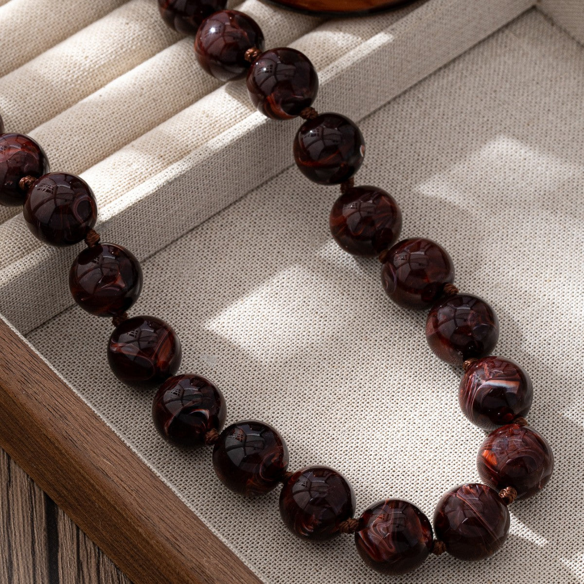 Wholesale Modern Boho Handmade Resin Cloud Bead Necklace For Women Mahogany Boutique Jewelry Accessory