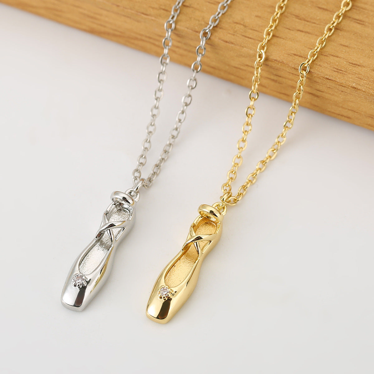 Wholesale  personalized fashion dance shoes necklace