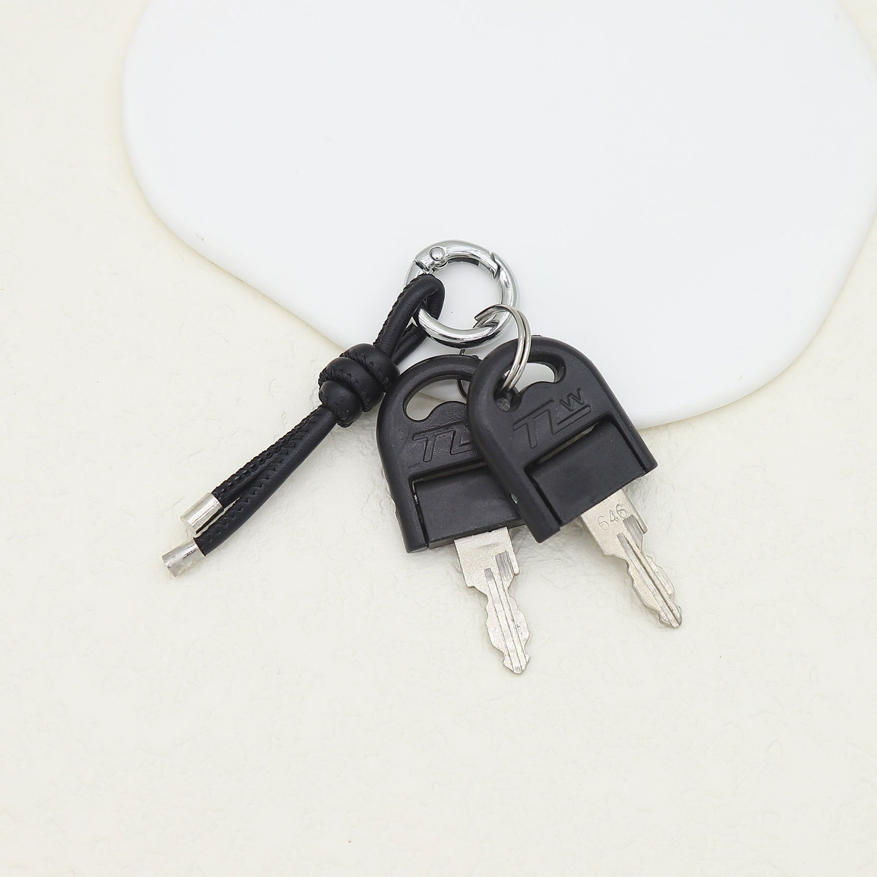 Wholesale  Pu Leather Rope Lanyard Keychains