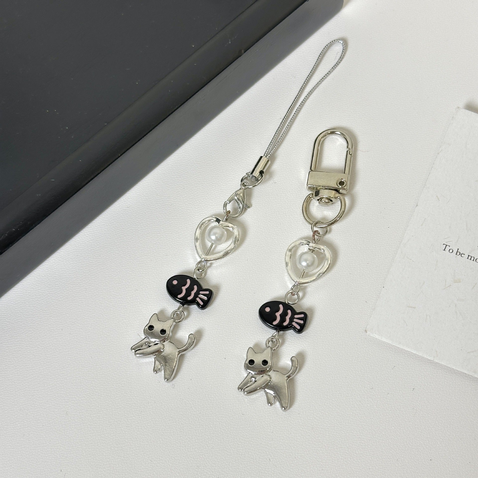 Wholesale cute cat and fish pendant keychains