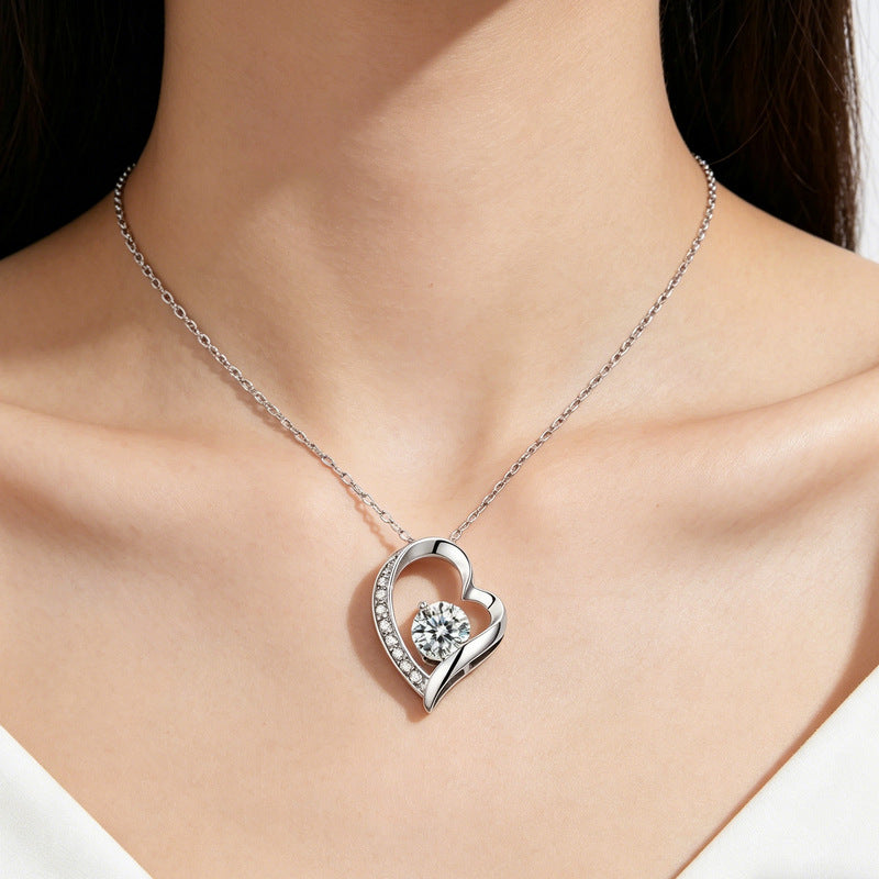 Wholesale Stainless Steel Light Luxury   Minimalist Openwork Heart Choker