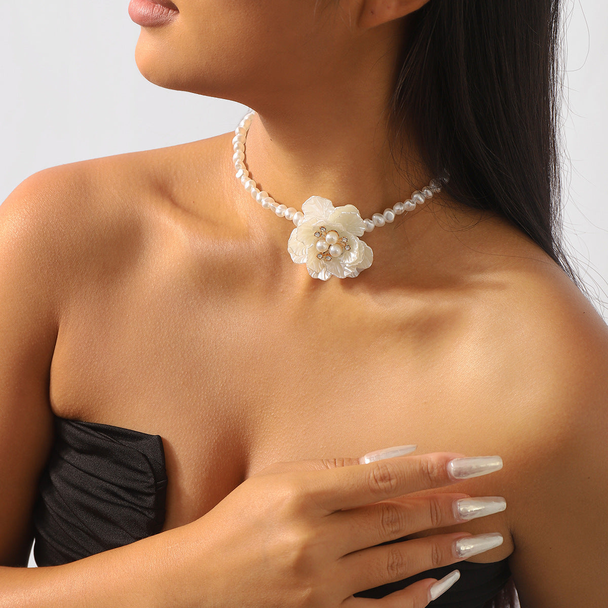 Wholesale  pearl flower necklace earrings rhinestone clavicle chain
