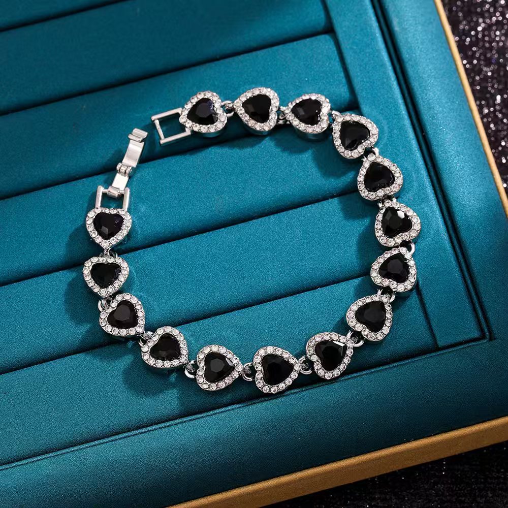 Wholesale Women' s Heart Bracelet White Red Love Heart Fashion Jewelry Accessory Gift