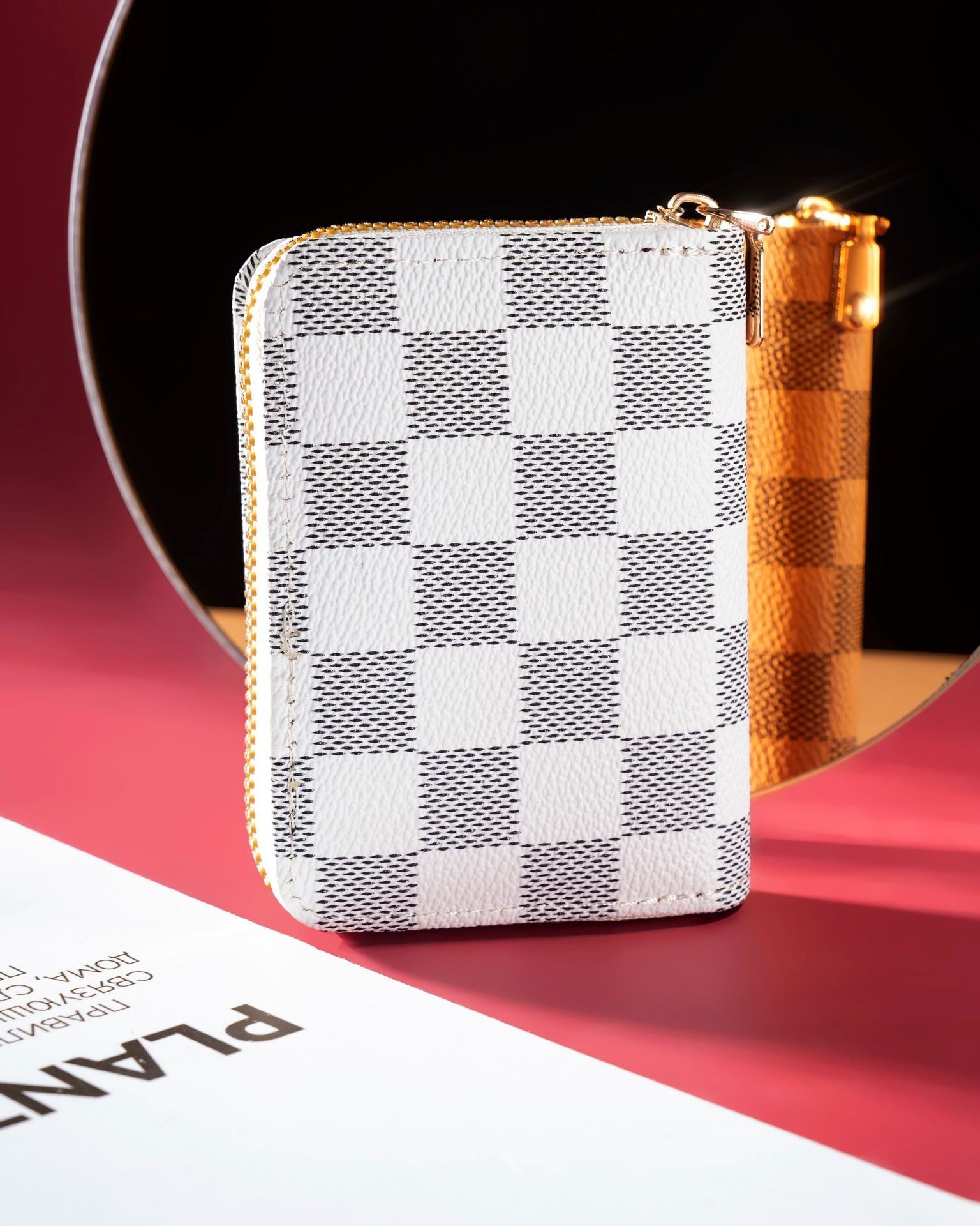 Wholesale Stylish Retro Checkered Accordion Card Wallet With Large Capacity PVC Material Daily Use Resale Item