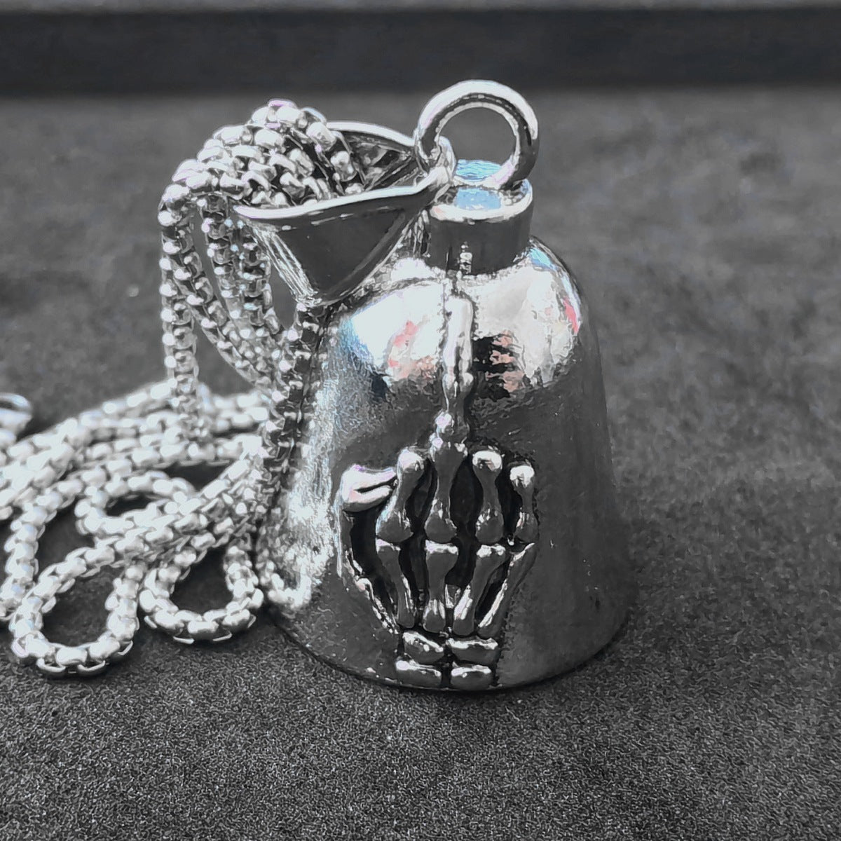 Wholesale  Titanium Steel Retro Punk Skull Palm Necklaces