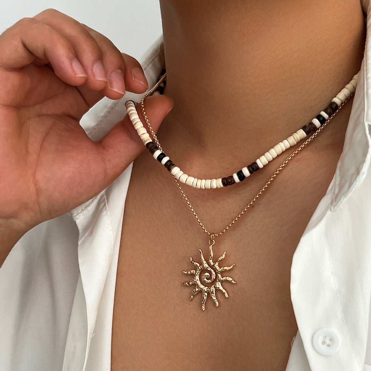 Wholesale Beach Holiday Style nut Shell Bead Necklace Men Sun Pendant Fashion Accessory