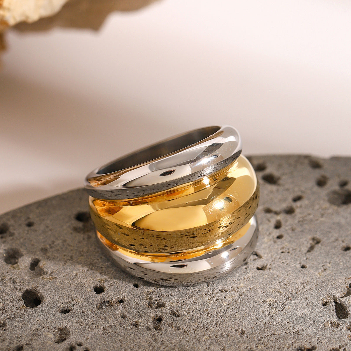 Wholesale  light luxury 18k gold stainless steel gold and silver color matching chubby rib ring