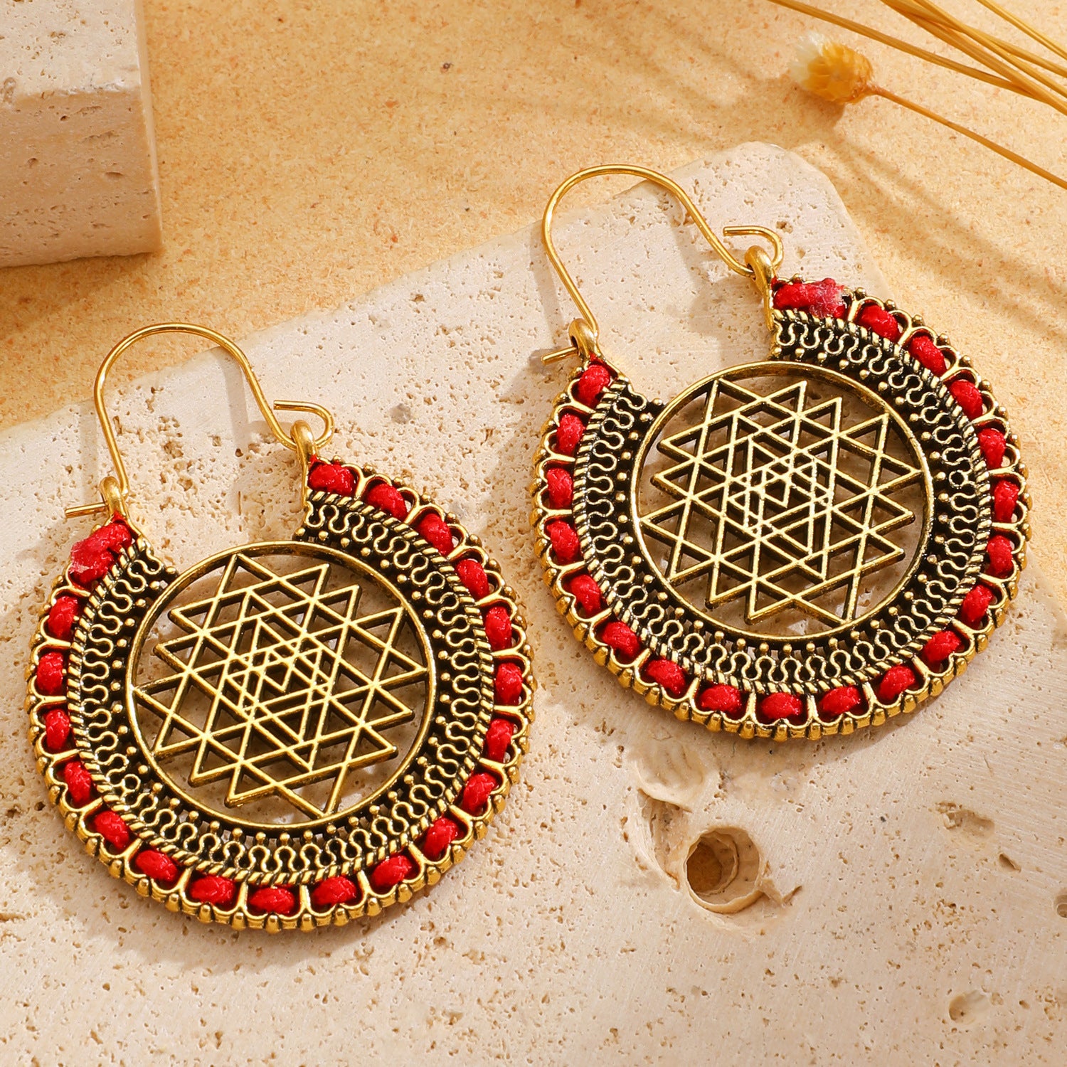 Wholesale Retro Bohemian Ethnic Hollow Out Heart Bronze Alloy Earrings Fashion Jewelry Accessory Gift Boutique Resale