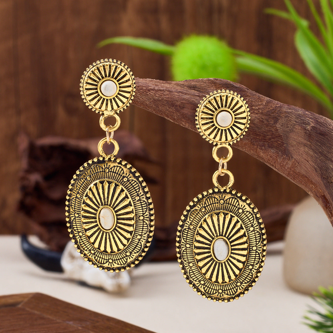 Wholesale Zinc Alloy Antique Gold Earrings Bohemian Retro Oval Totem Jewelry Accessory for Party