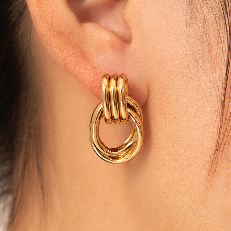 Wholesale  three ring personality retro light luxury wind earrings