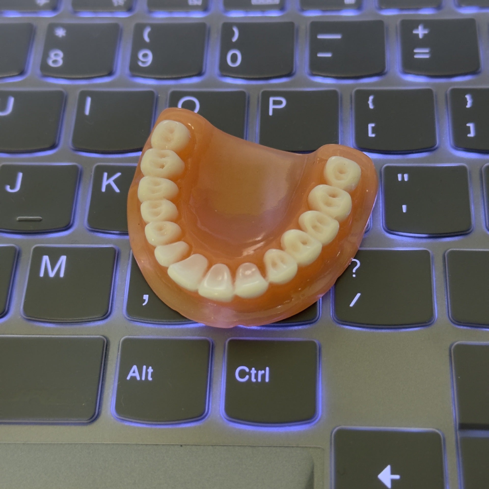 Wholesale Mini Resin Tooth Keychain