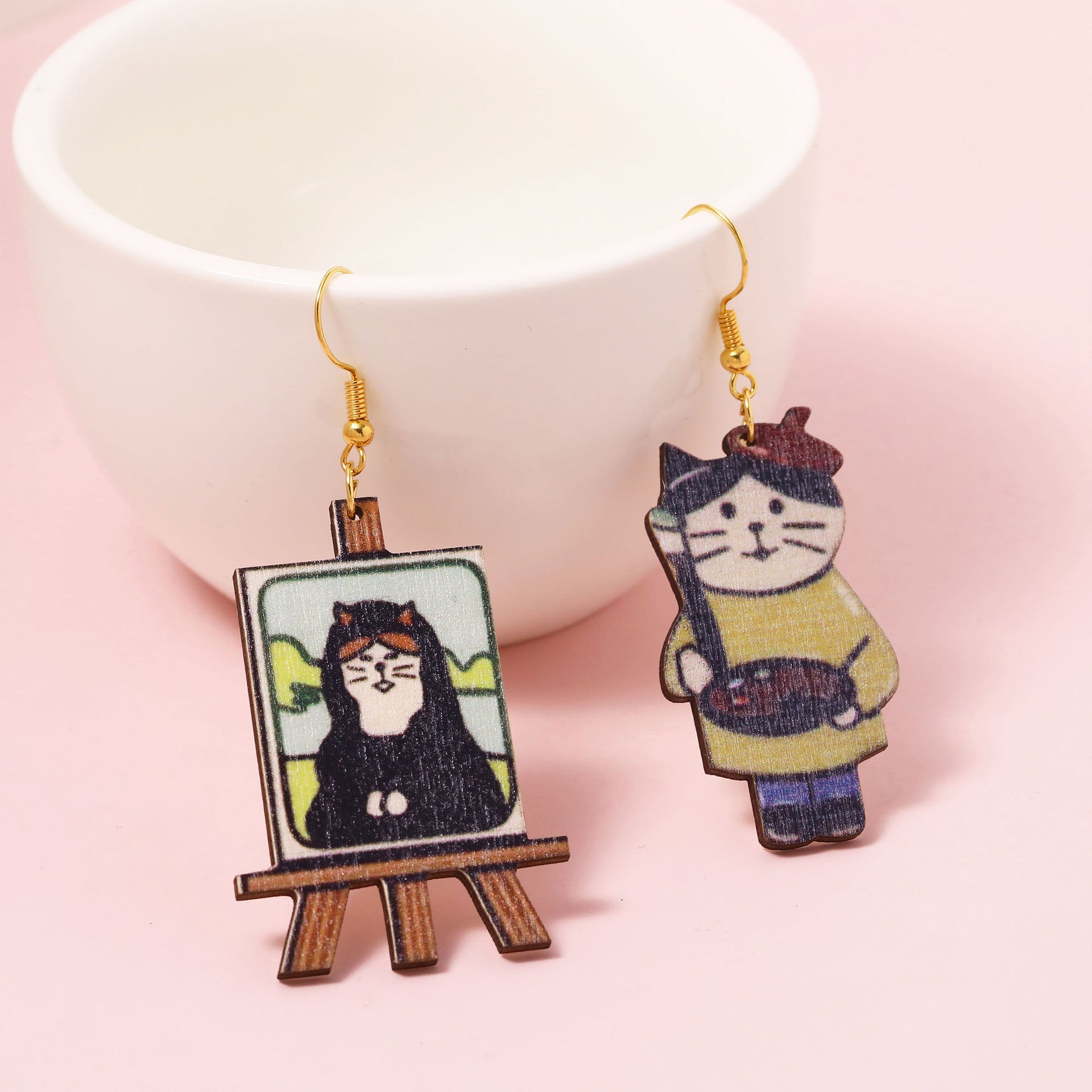 Wholesale  environmentally wooden earrings retro cartoon cat earrings