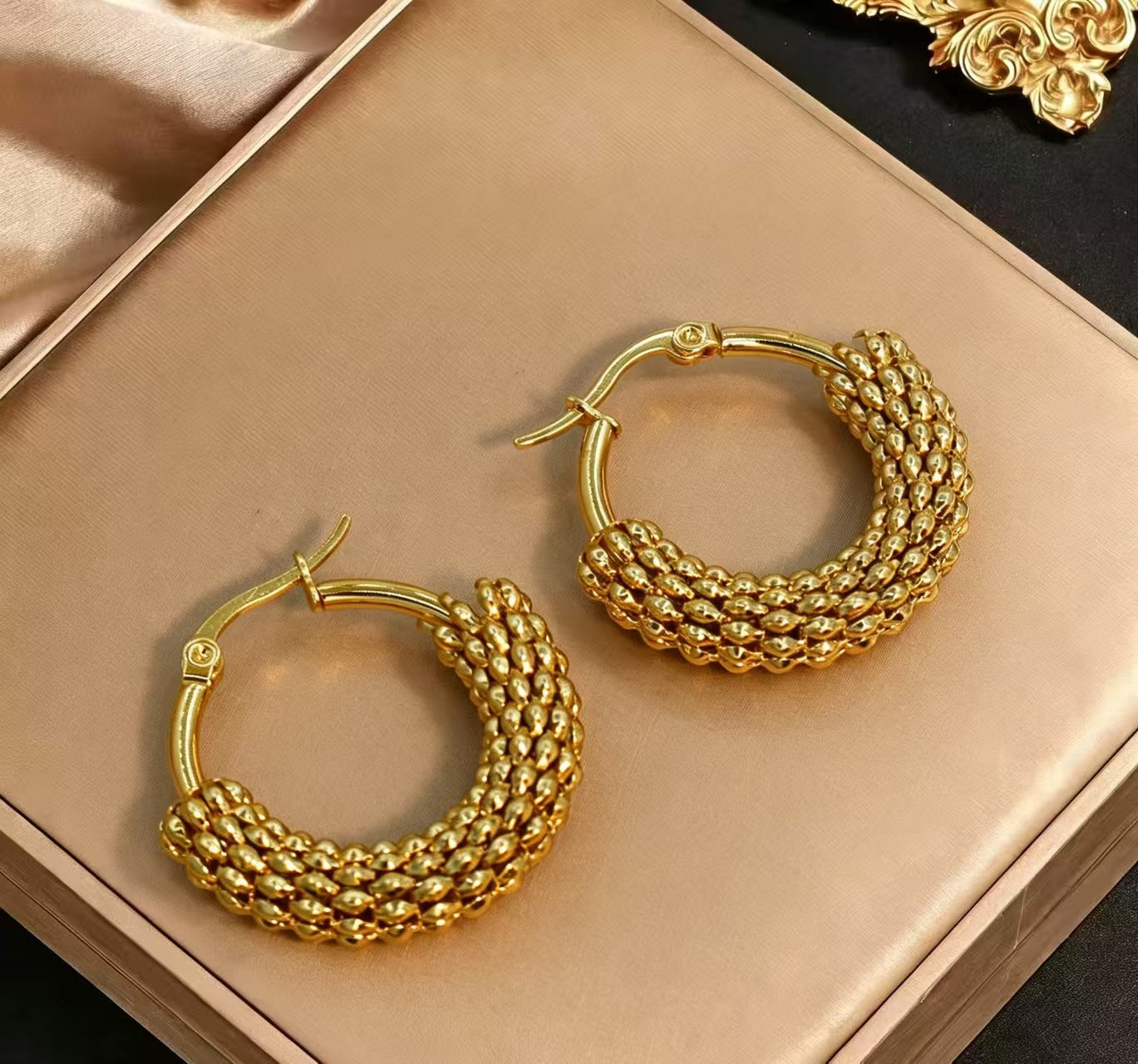 Wholesale Stainless Steel Electroplated Mesh Wrapped Circle Earrings Retro Chinese Style Boutique Jewelry Accessory