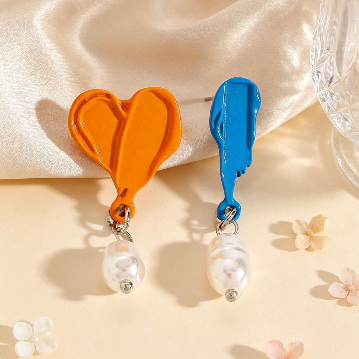 Wholesale Stylish French Vintage Asymmetric Alloy Pearl Earrings Jewelry Accessory Gift For Resale