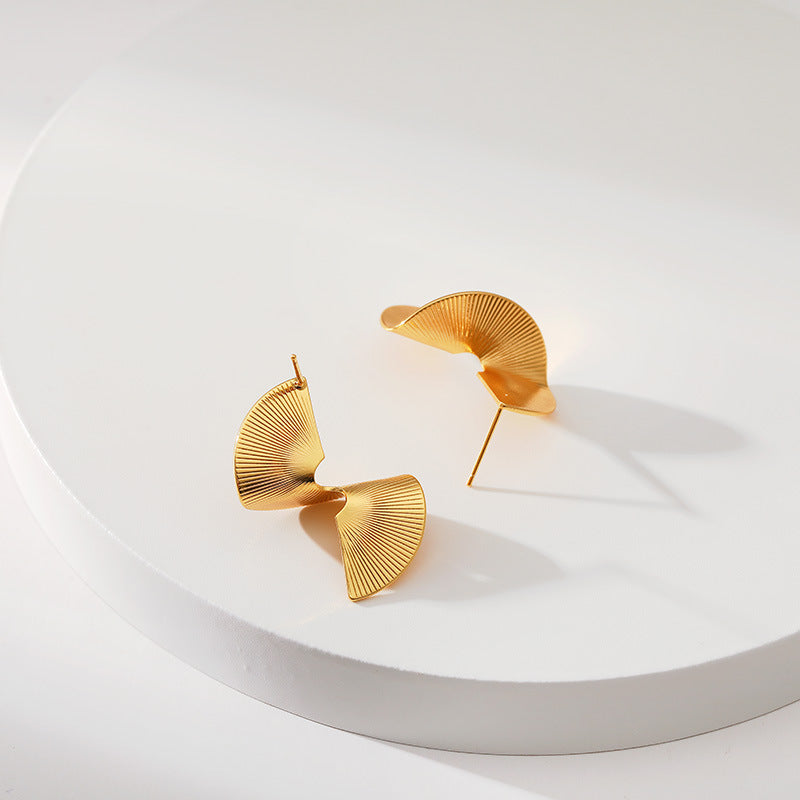 Wholesale irregular twisted fan-shaped metal brass plated 18K real gold color earrings