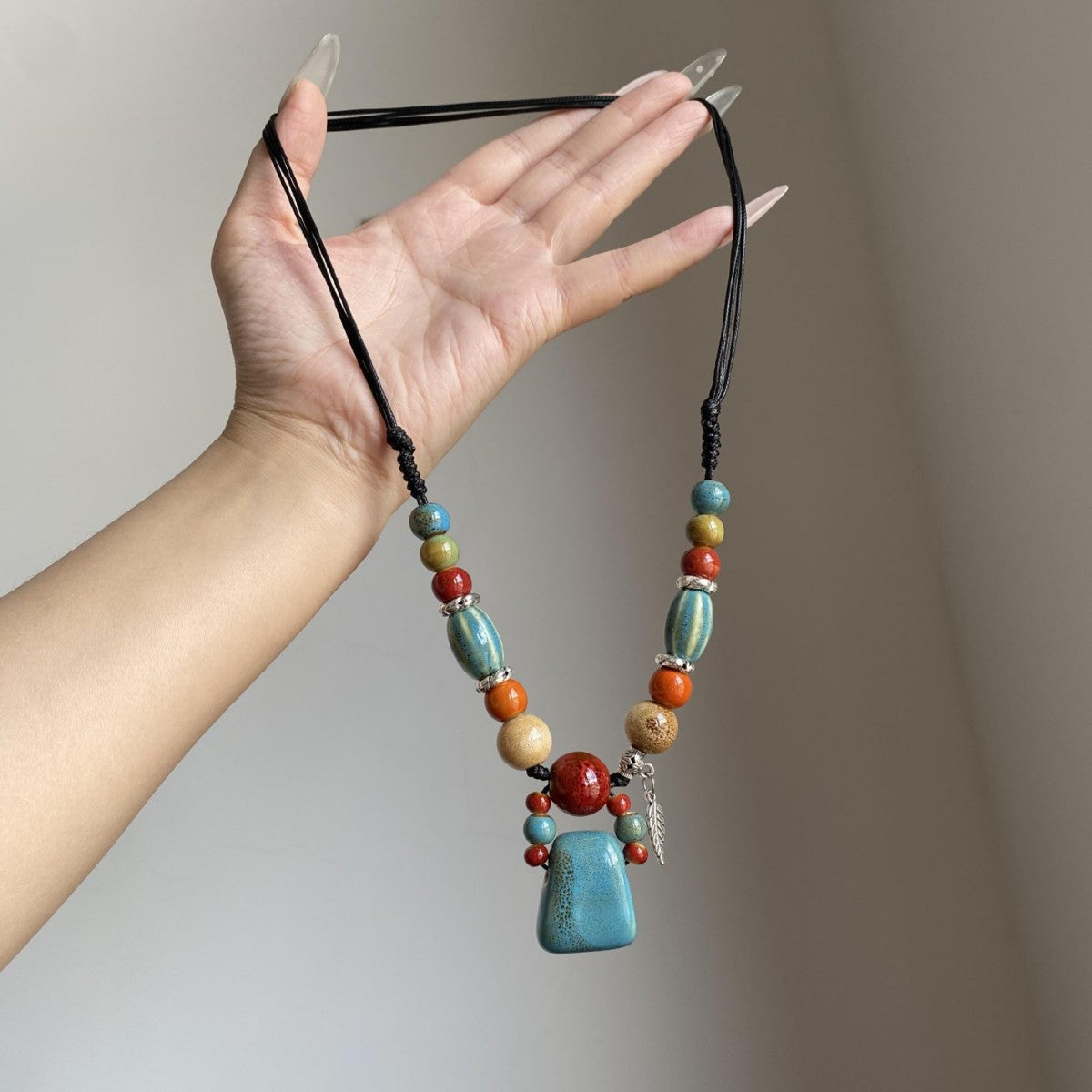 Wholesale Trendy Colorful Ceramic Pendant Necklace for Women Fashion Layering Jewelry Accessory Gift