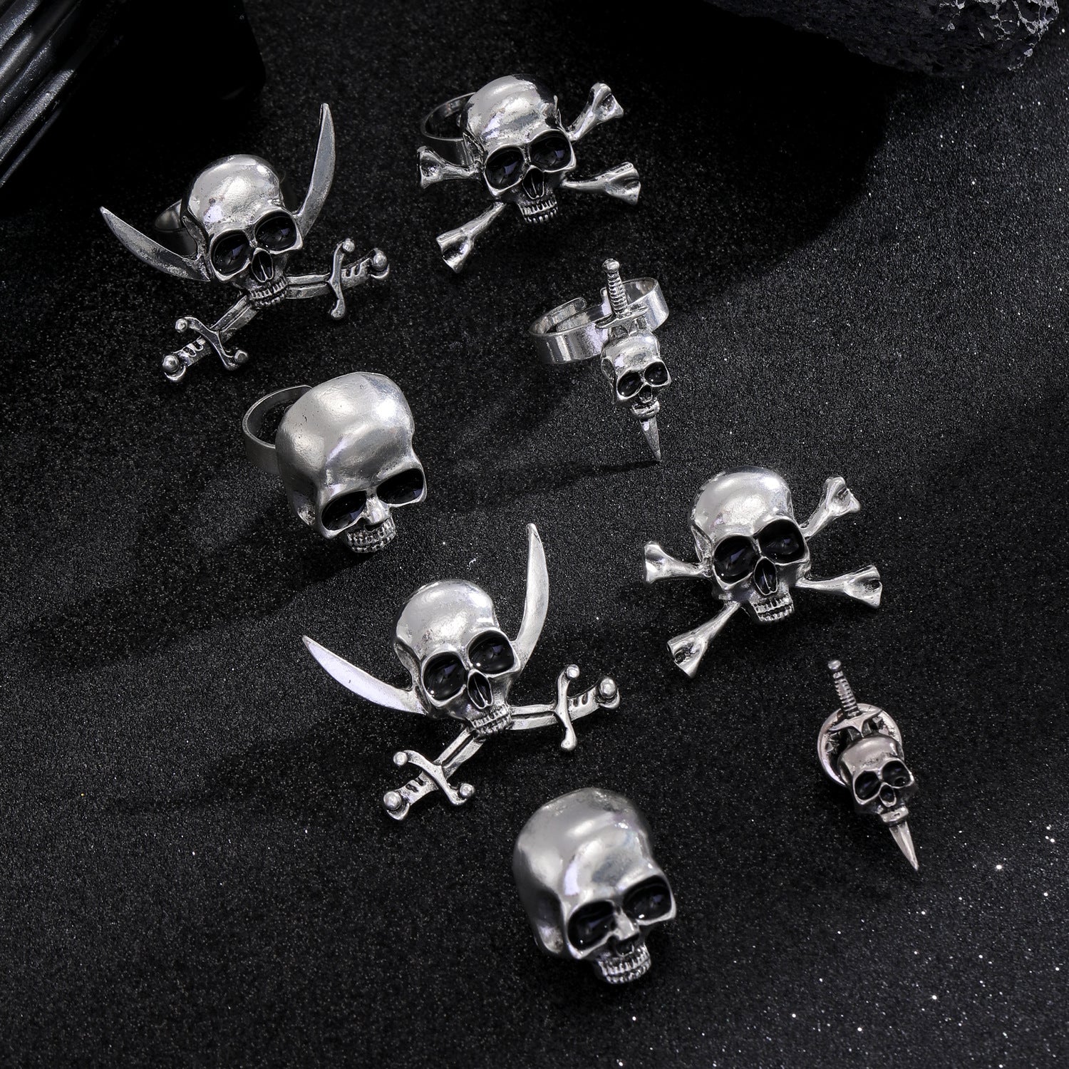 Wholesale Ancient Silver Gothic Skull Ring  Pirate Unisex Ring Fashion Jewelry Accessory