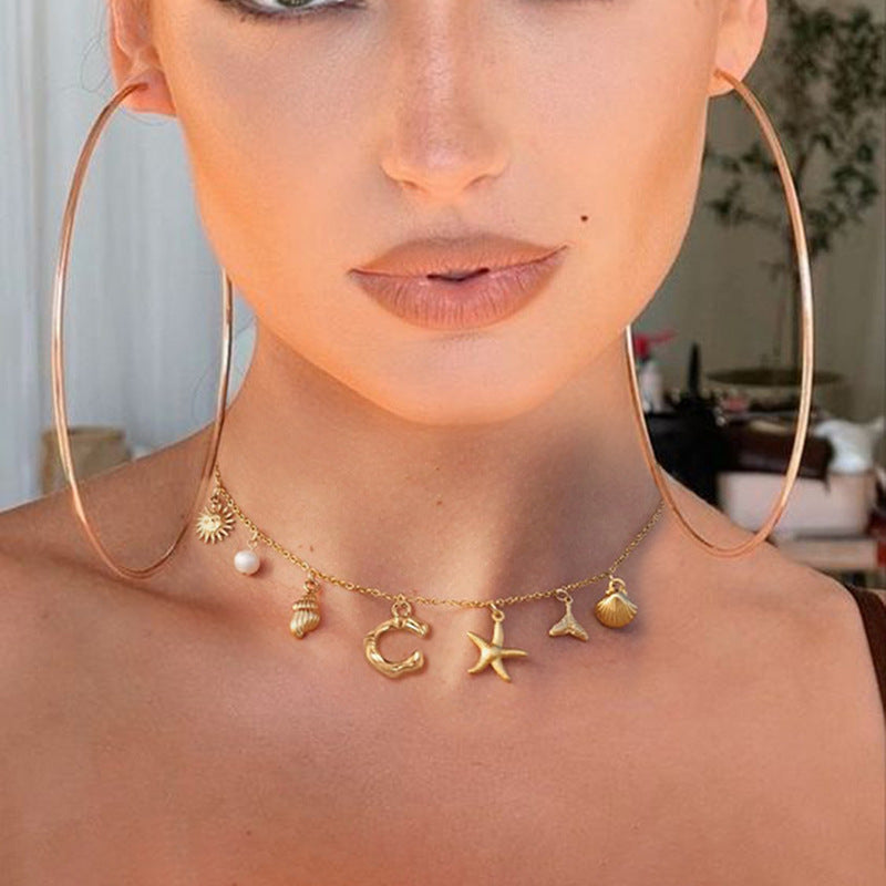 Wholesale Bohemian Shell Starfish Gold Electroplated Copper Alphabet Pendant Necklace for Women Fashion Accessory