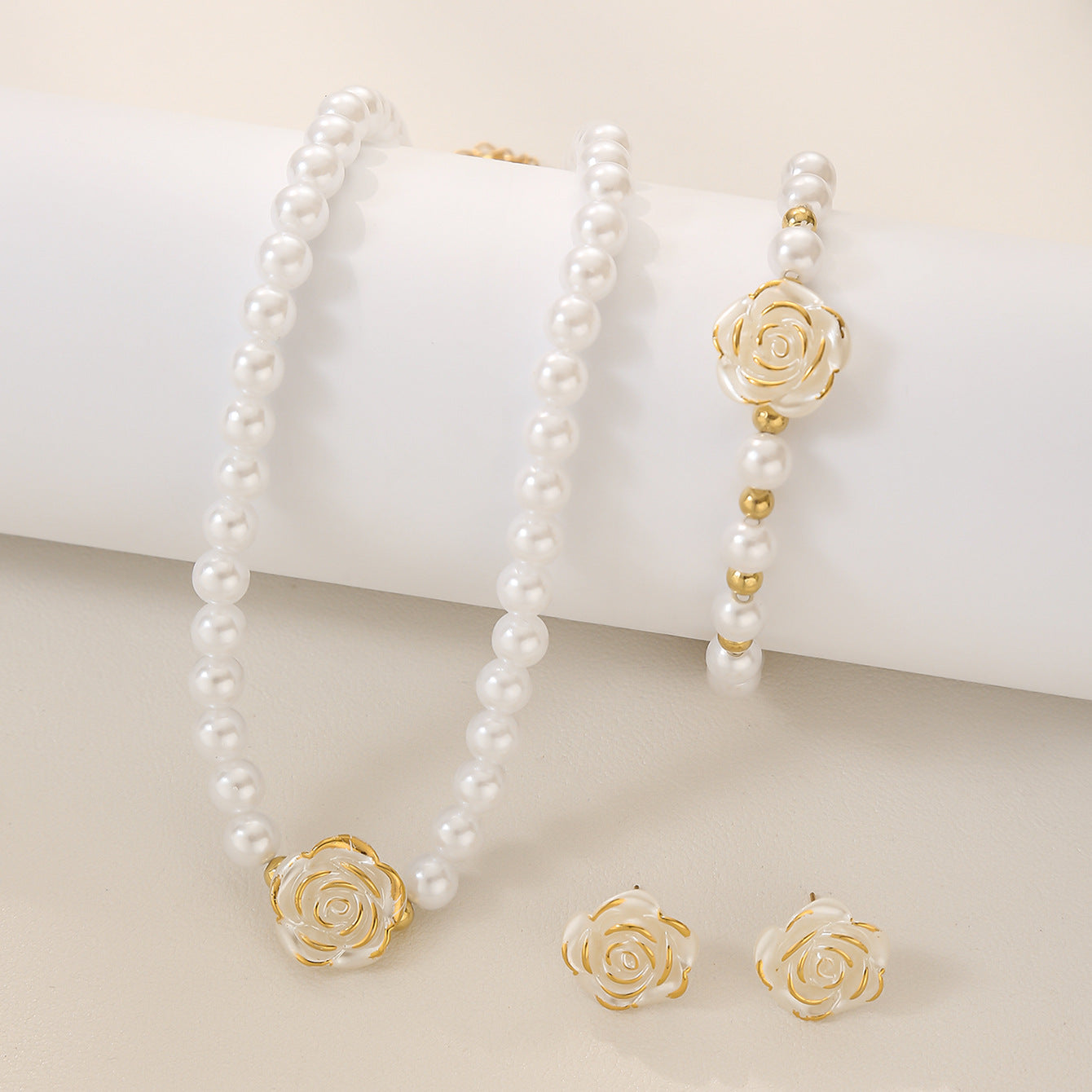 Wholesale Flower Shape Resin Jewelry Set Necklace Earrings Bracelet With Pearl Accent Trendy Fashion Accessory For Women Boutique Resale