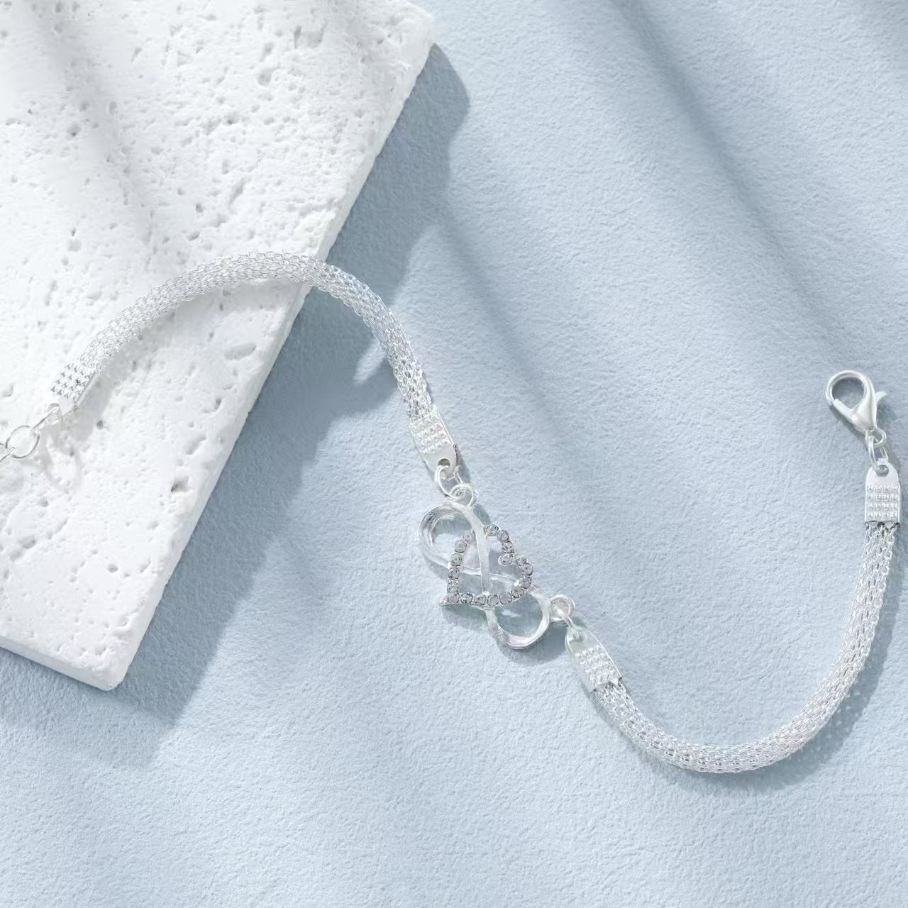 Wholesale Diamond Encrusted Love Symbol Geometric Chain Bracelet Beach Style Fashion Accessory