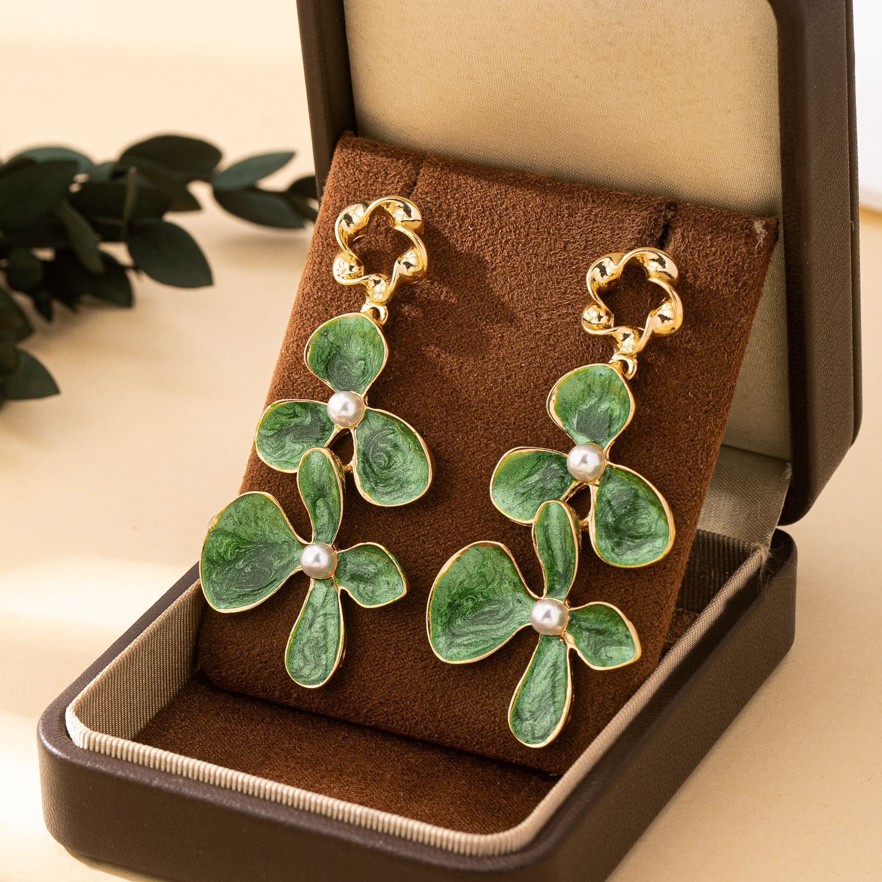 Wholesale Retro Green Floral Drop Earrings Alloy Fashion Accessory For Women Daily Party Vacation