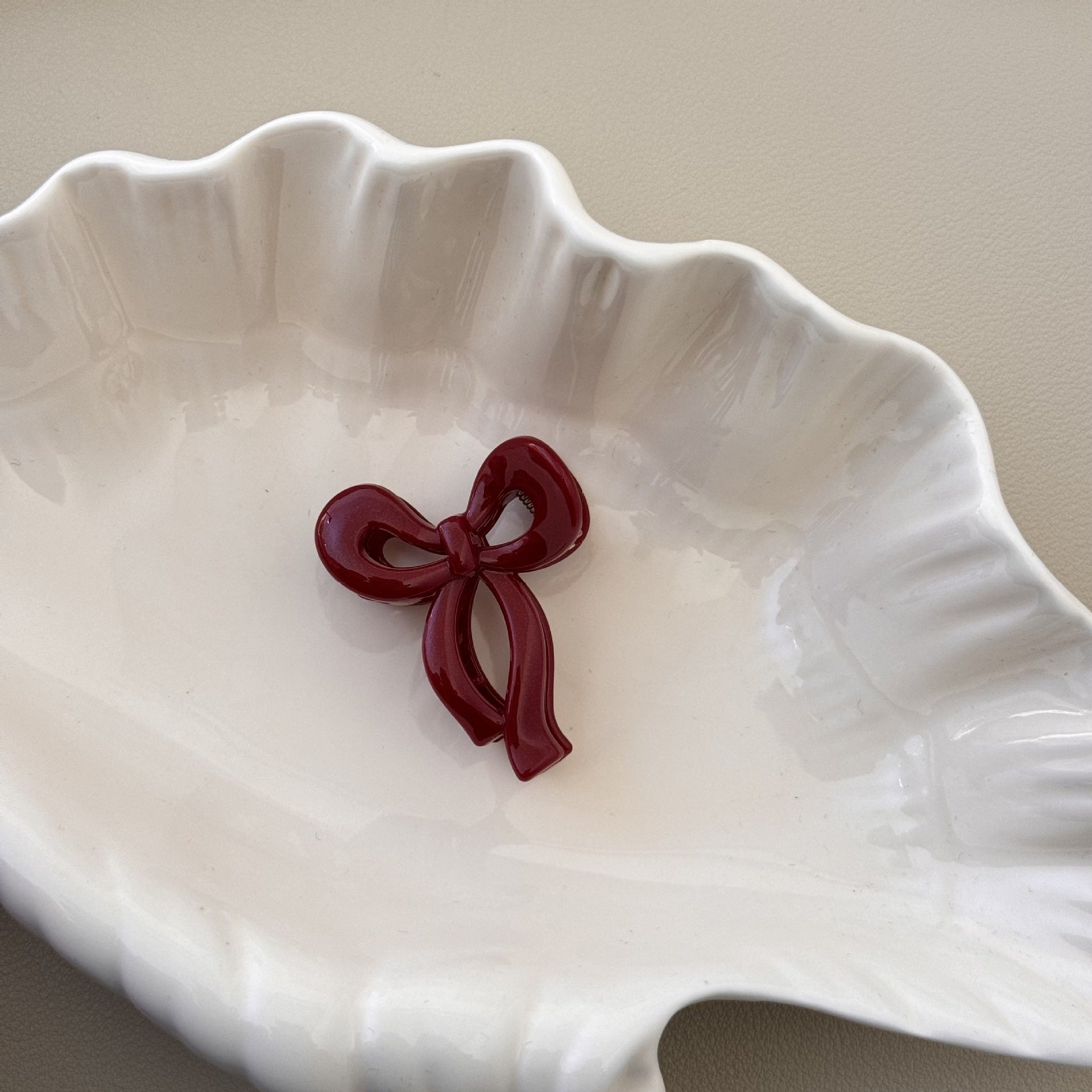 Wholesale Red exquisite small bow clip