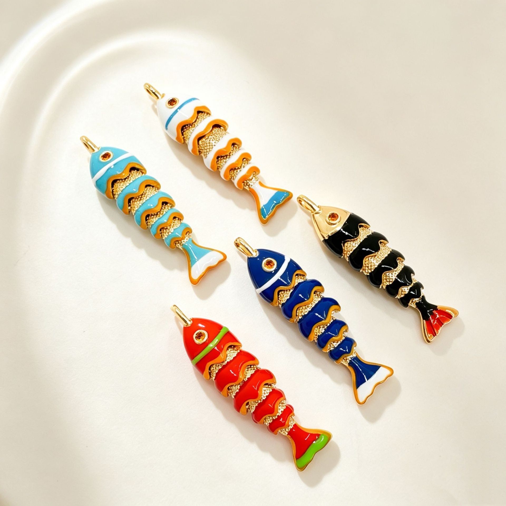 Wholesale Copper Electroplated Movable Multi-Drop Oil Paint Fish Pendant Necklace Fashion Accessory