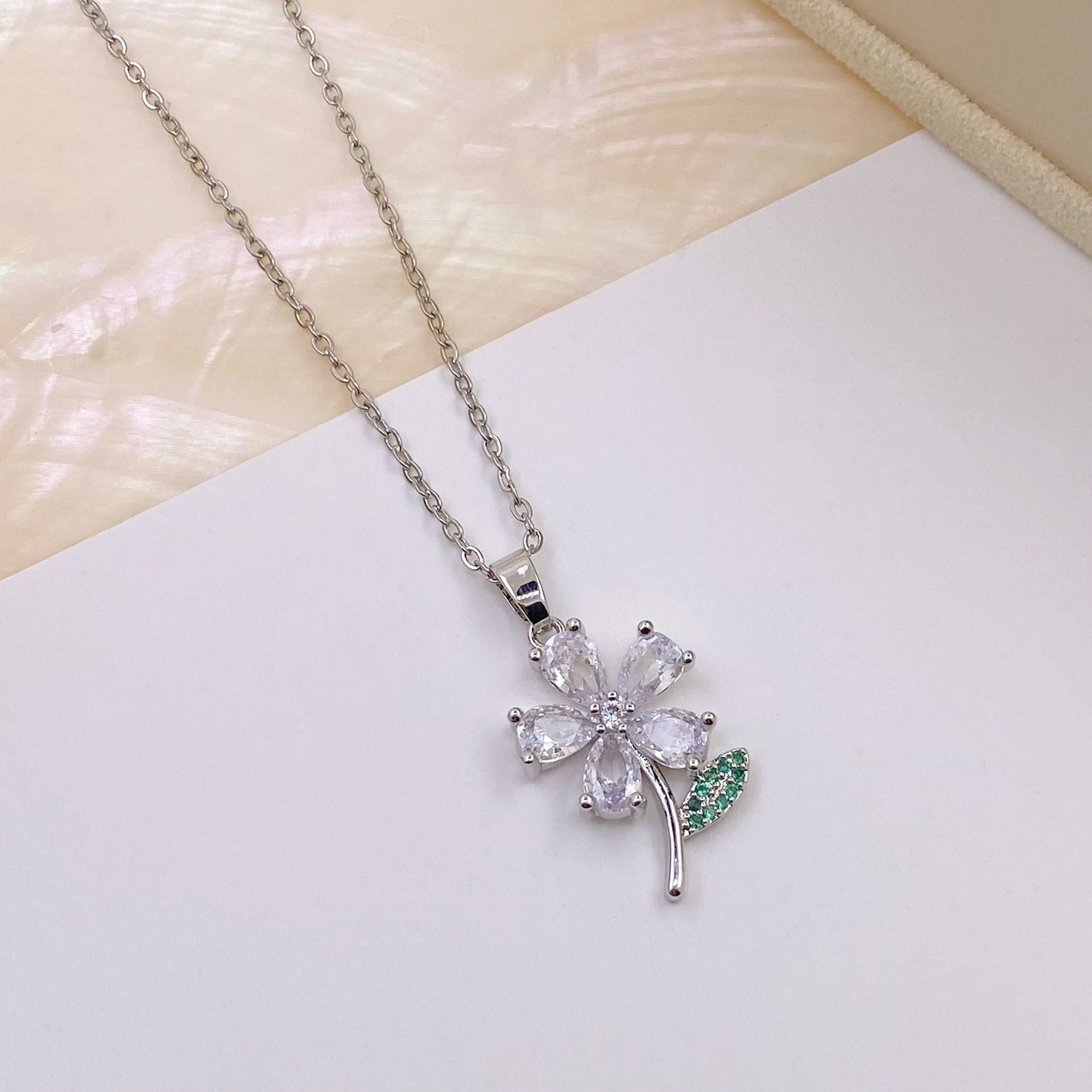 Wholesale Full Diamond Sunflower Pendant Copper Plated 18K Gold Necklace