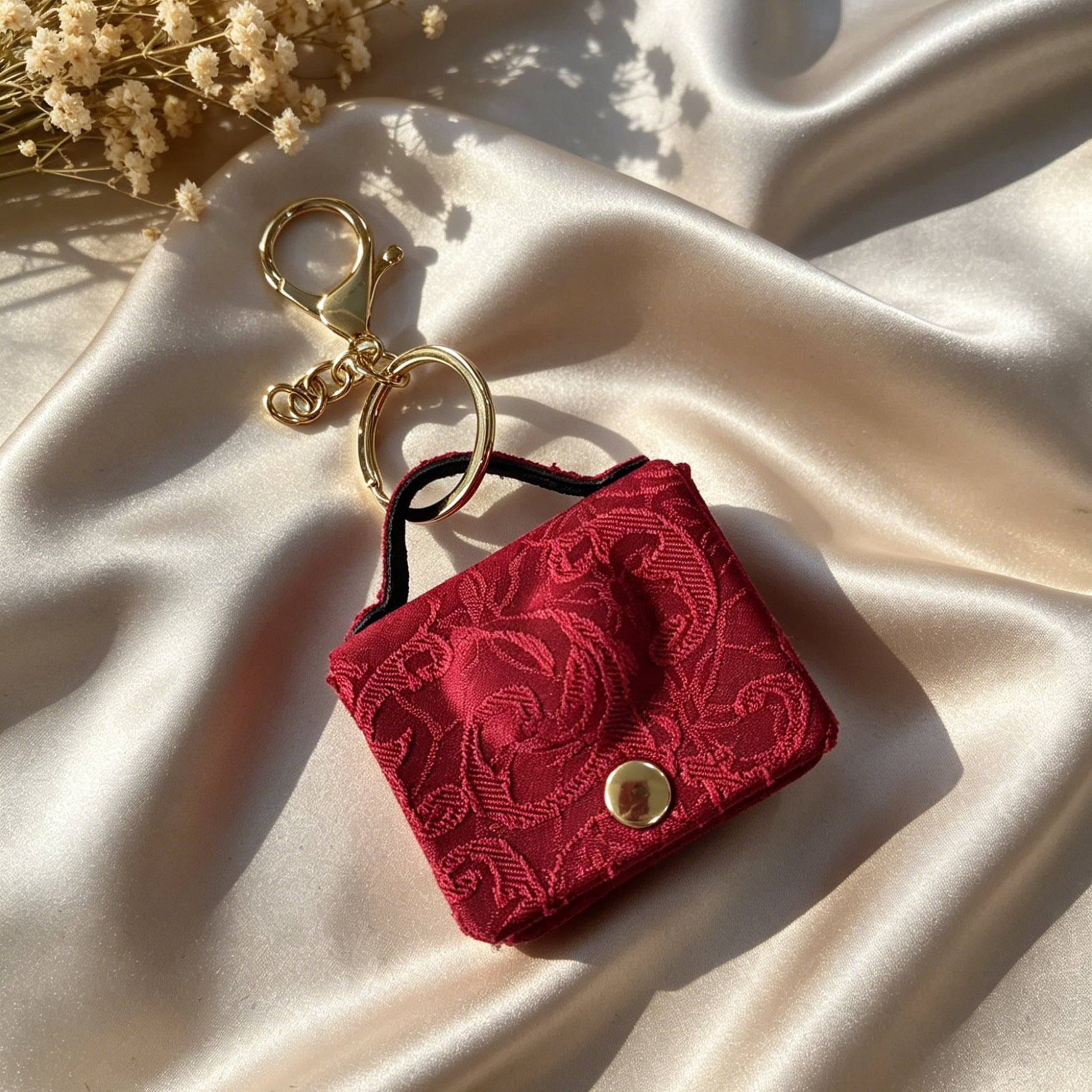 Wholesale Modern Chinese-Style Heart-Shaped Coin Purse with Jacquard Cloth - Trendy Pendant Bag Charm