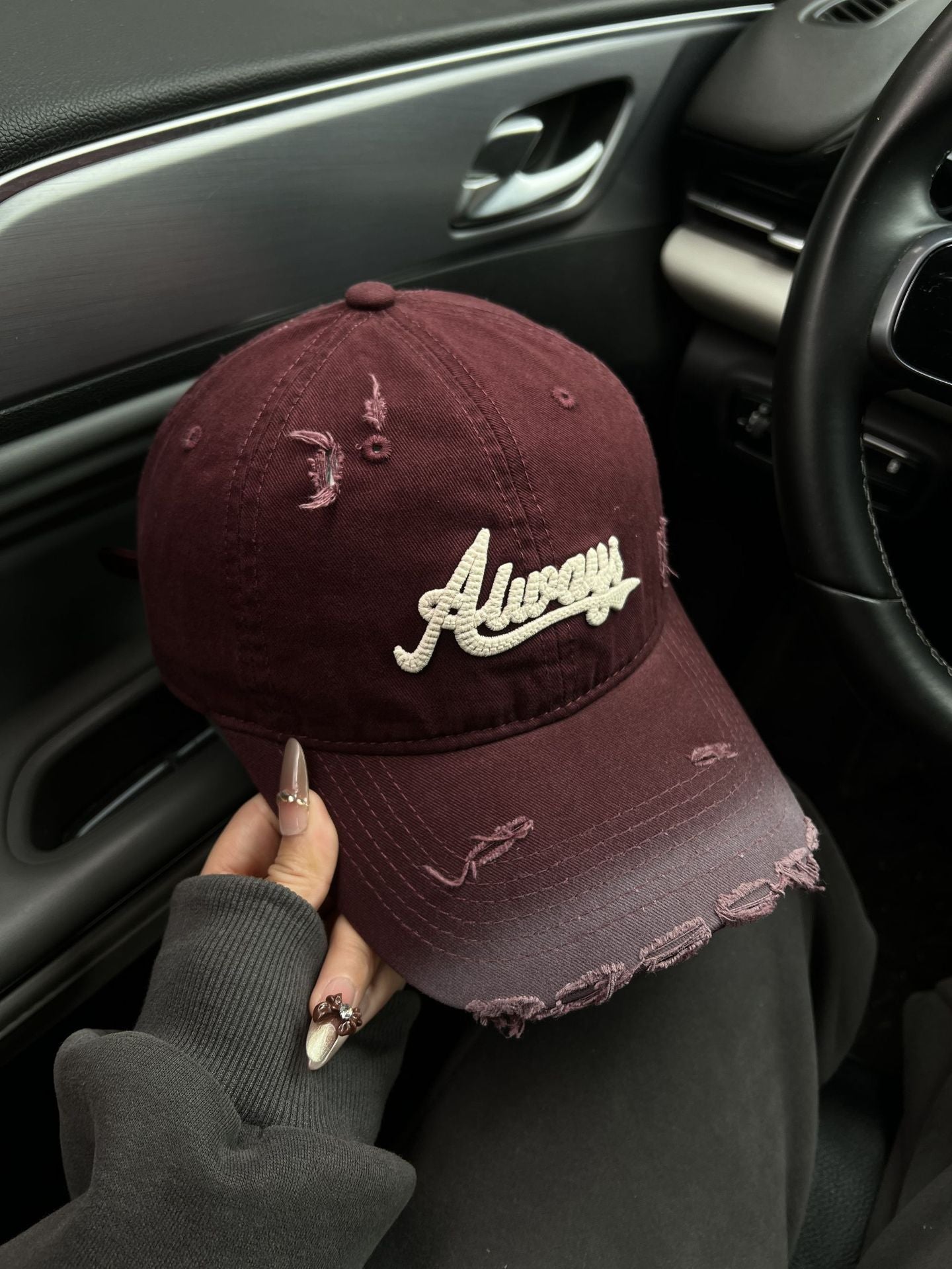 Wholesale Breaked burgundy baseball cap