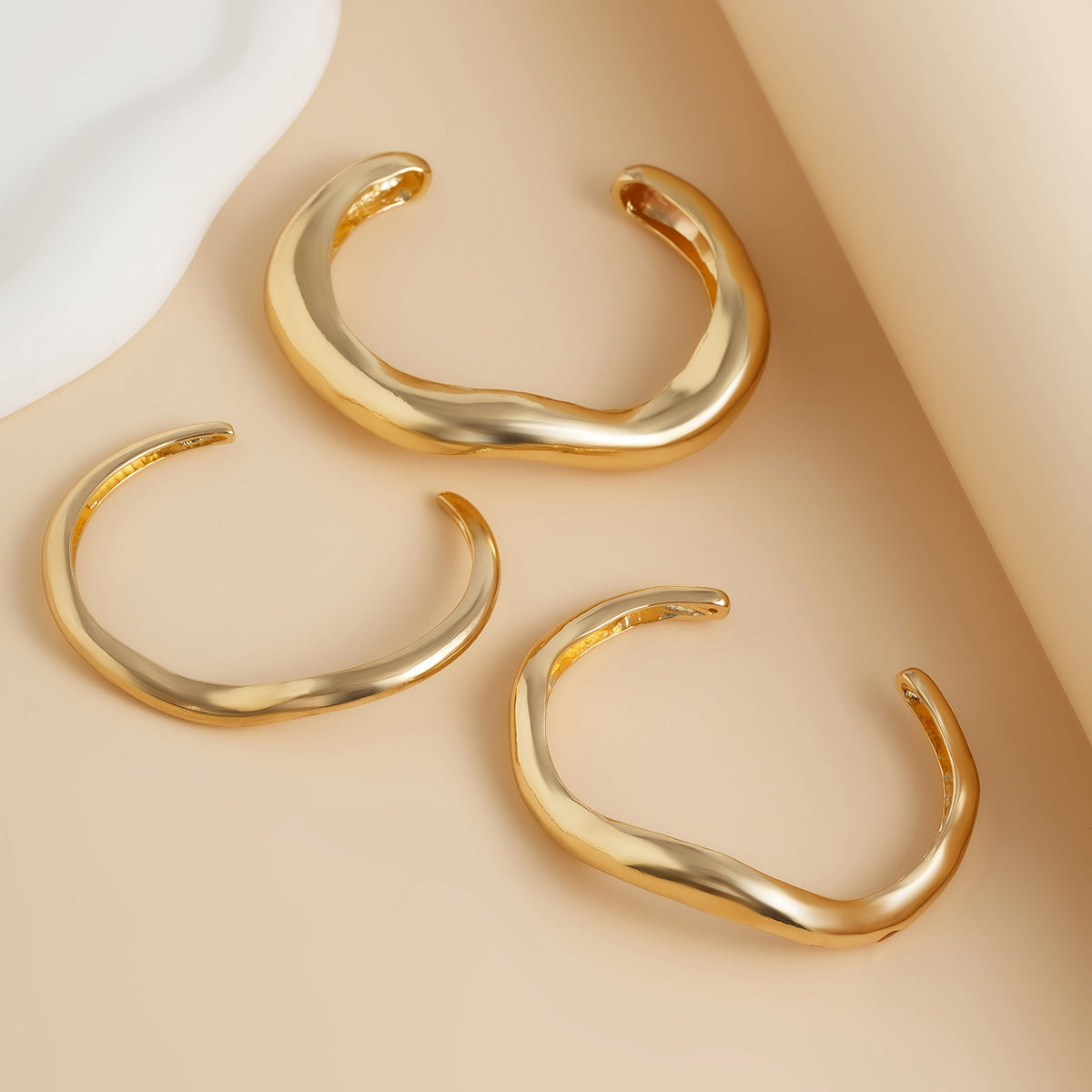 Wholesale Curved alloy hollow ring bracelet set