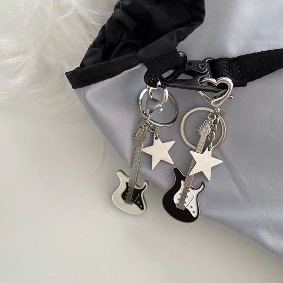 Wholesale Y2K Guitar Star Keychain Zinc Alloy Party Gift Bag Charm Stylish Fashion Accessory