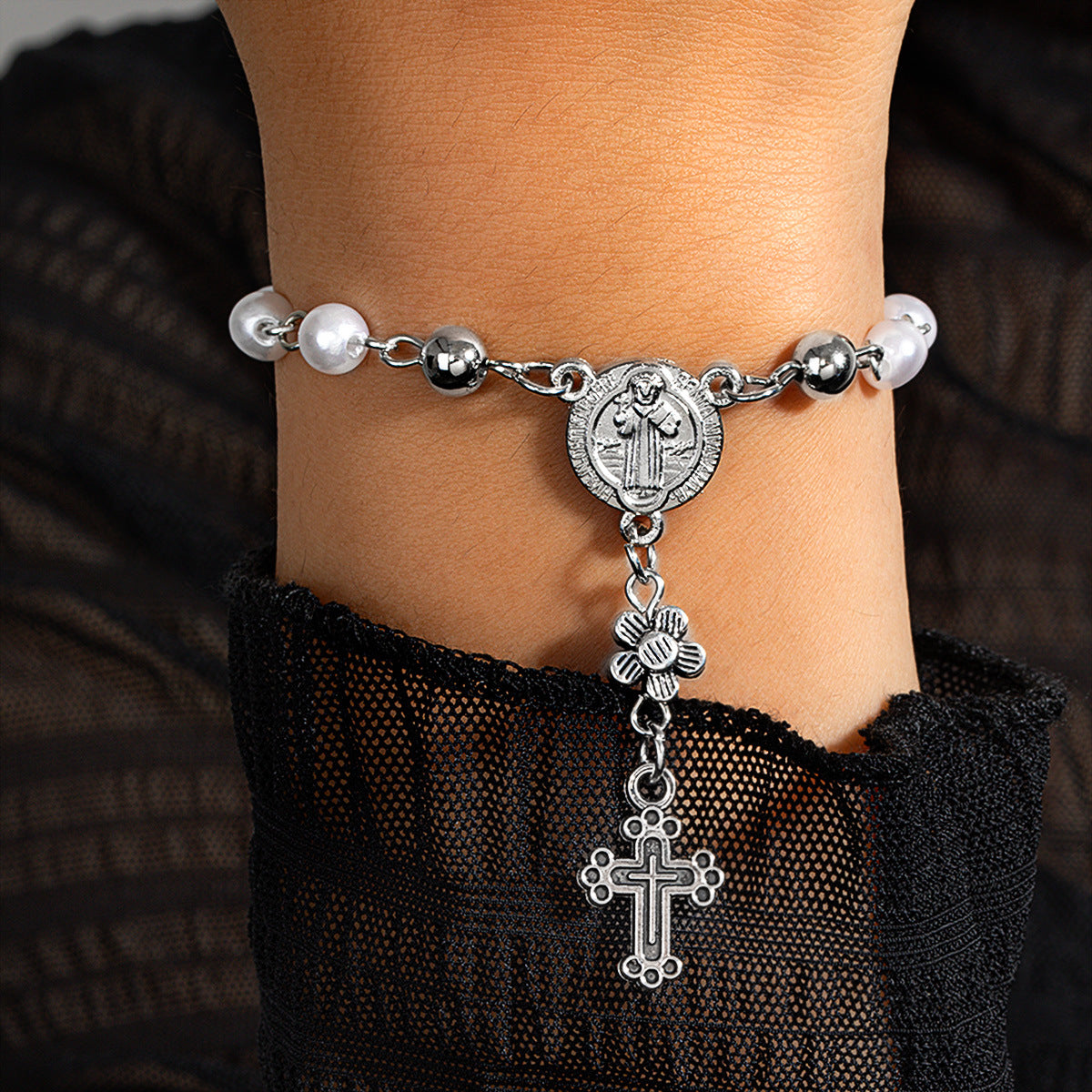 Wholesale  floral resin wood beaded Virgin Mary pendant bracelet