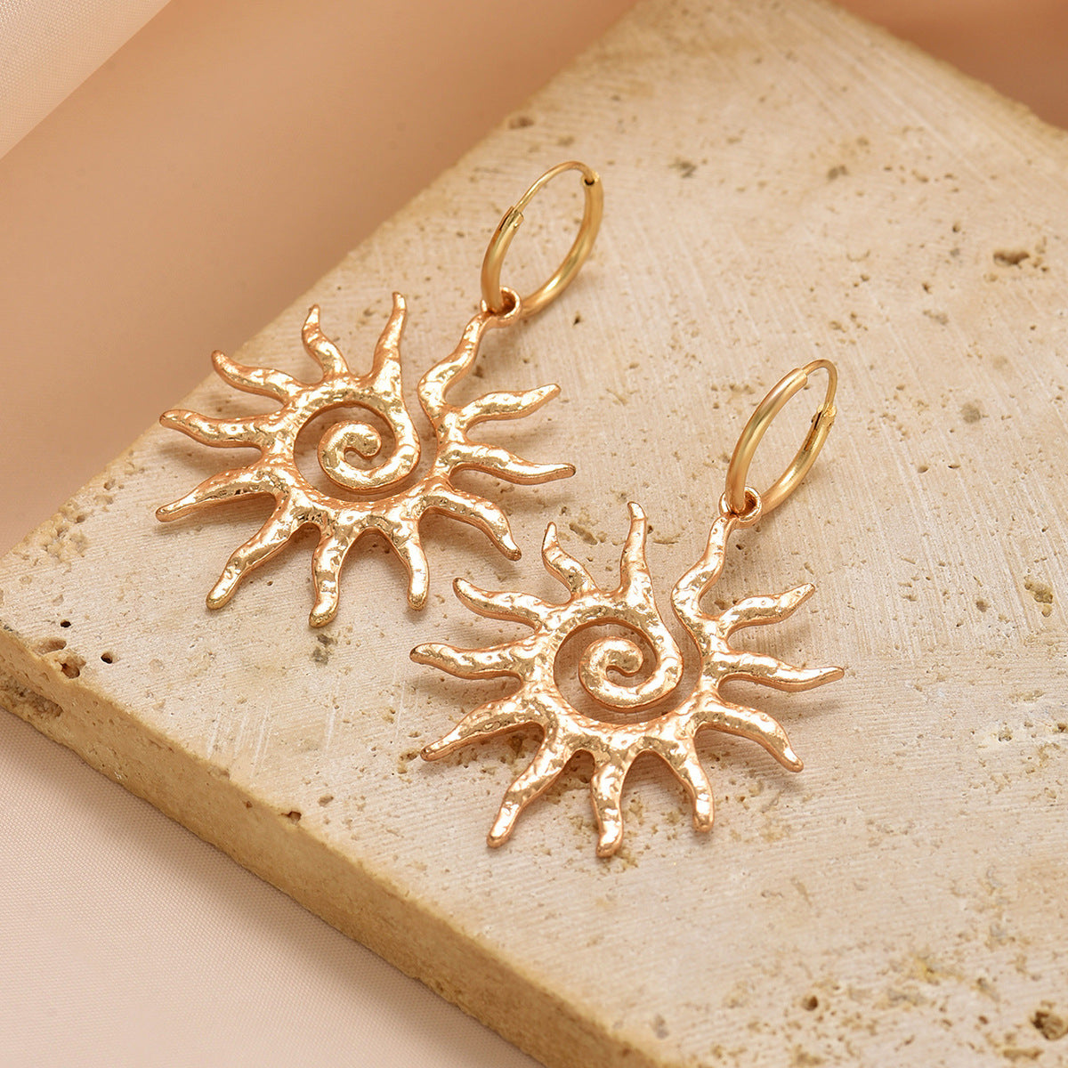Wholesale Metal Electroplating Sunflower Earrings Trendy Fashion Accessory for Women