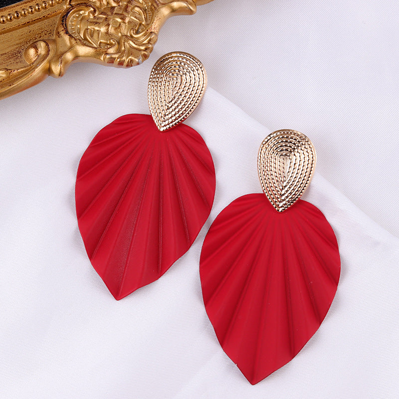 Wholesale color leaves metal  exaggerated  earrings